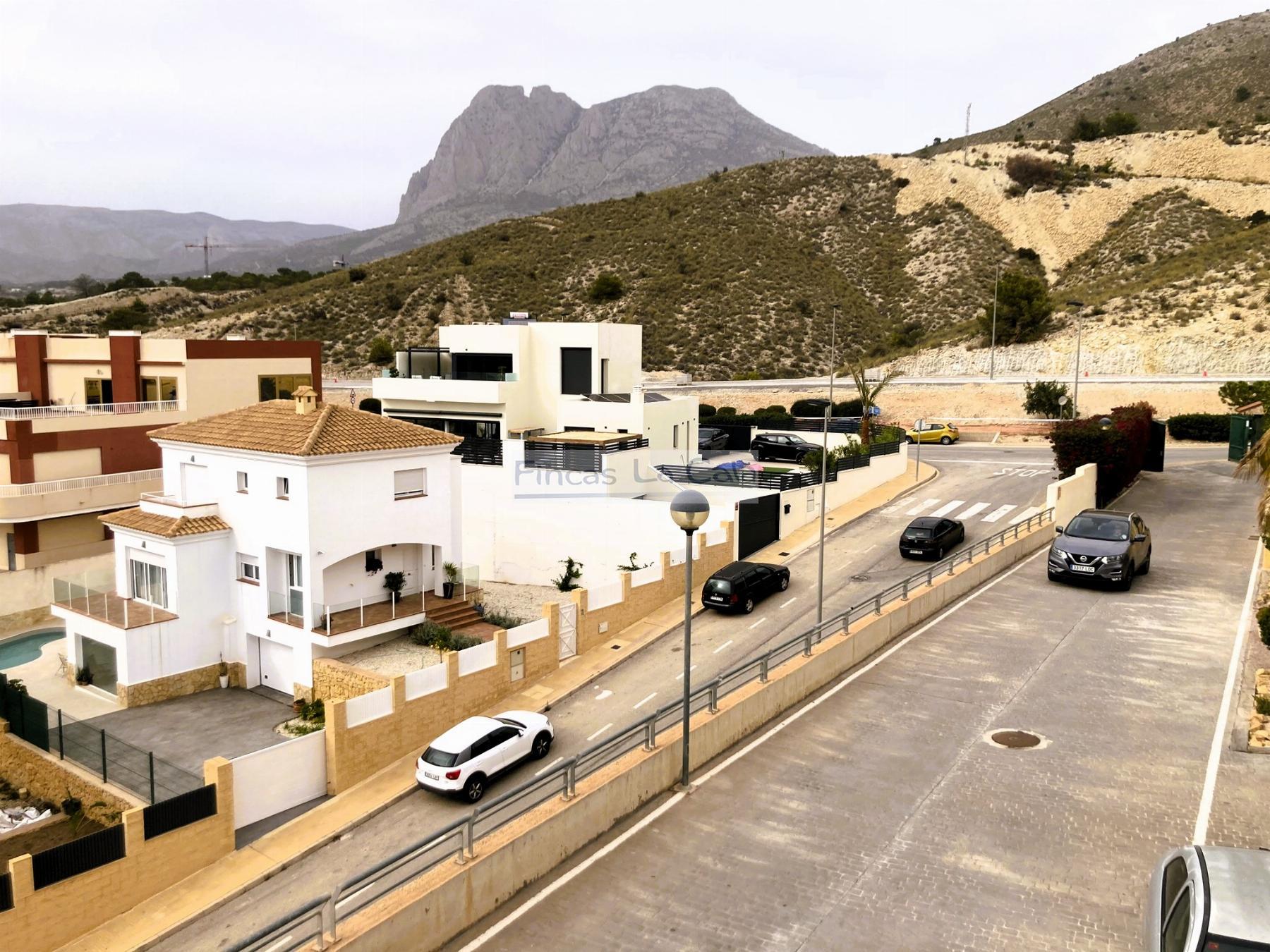 For sale of house in Finestrat