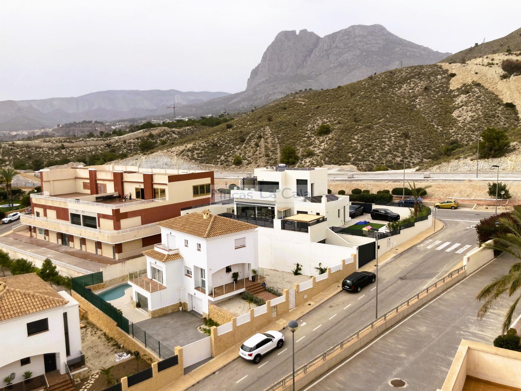 For sale of house in Finestrat