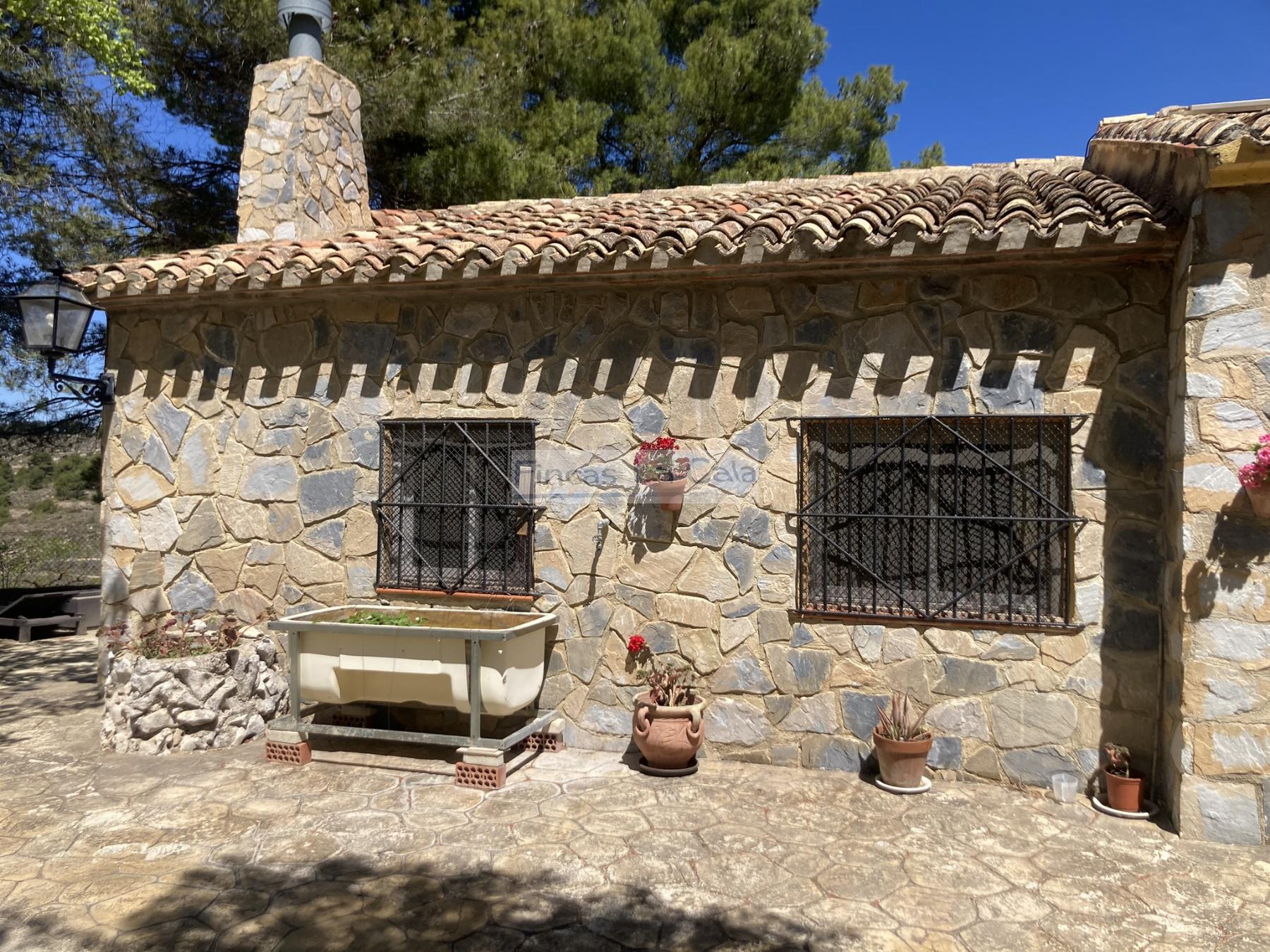 For sale of house in Confrides