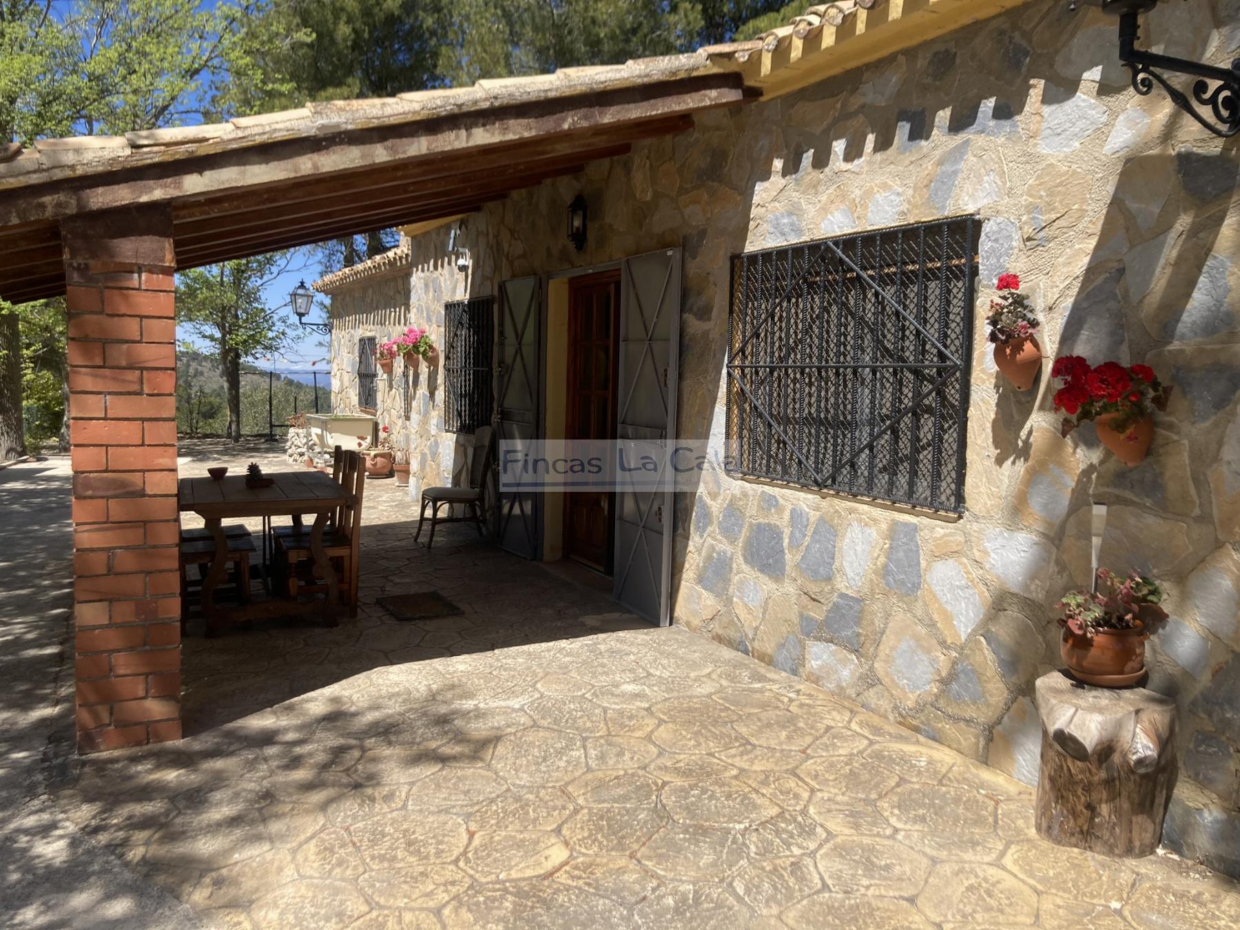 Venta de casa en Confrides