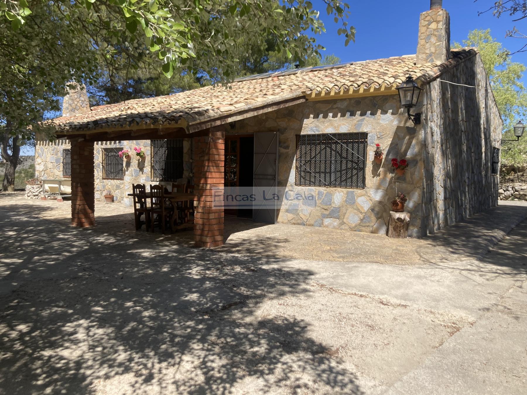 For sale of house in Confrides
