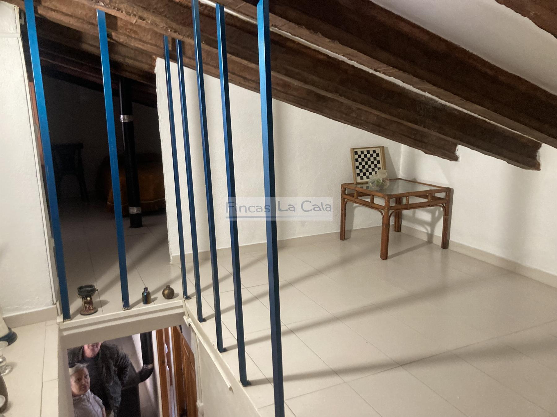 For sale of house in Confrides