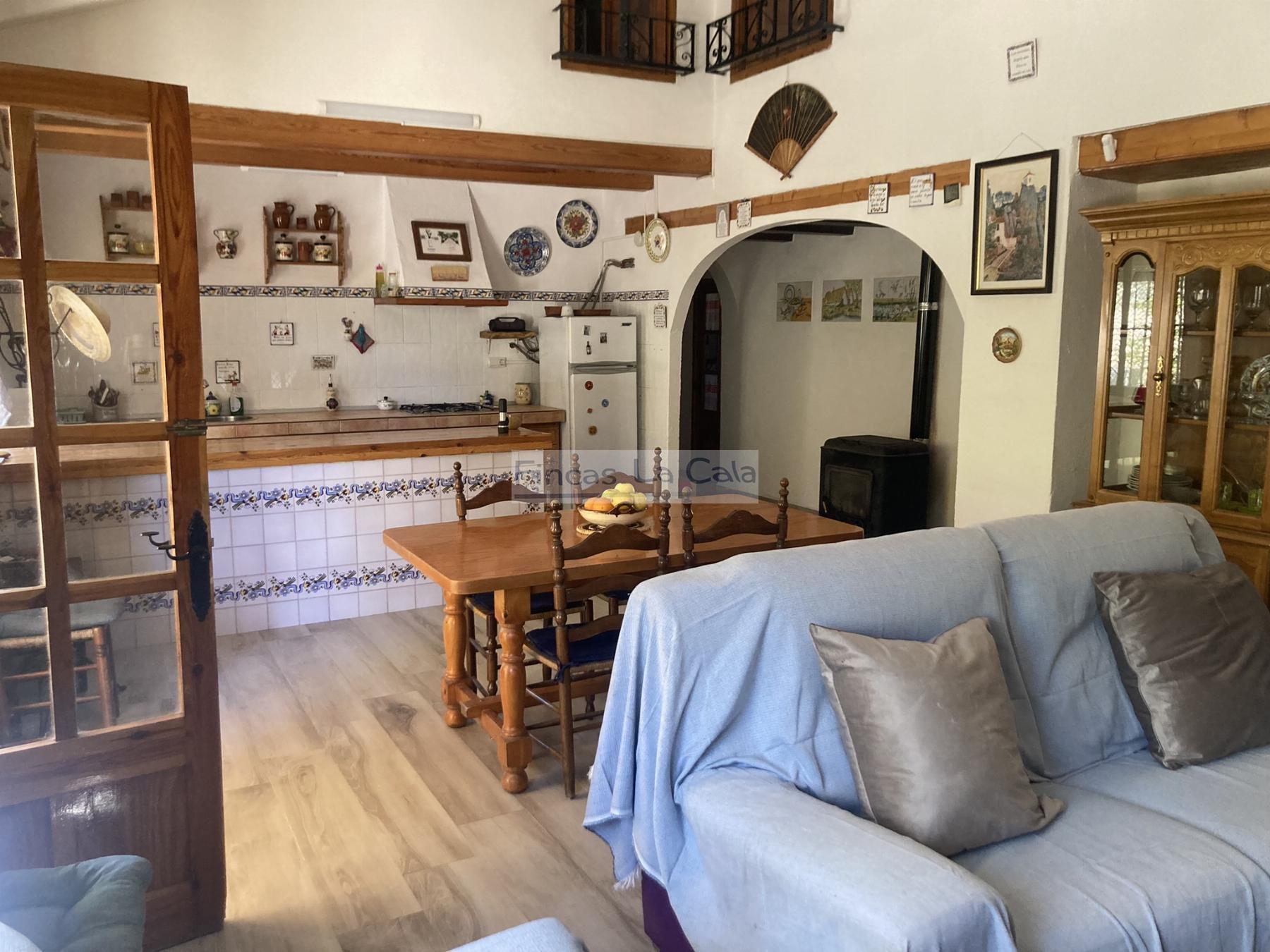 For sale of house in Confrides