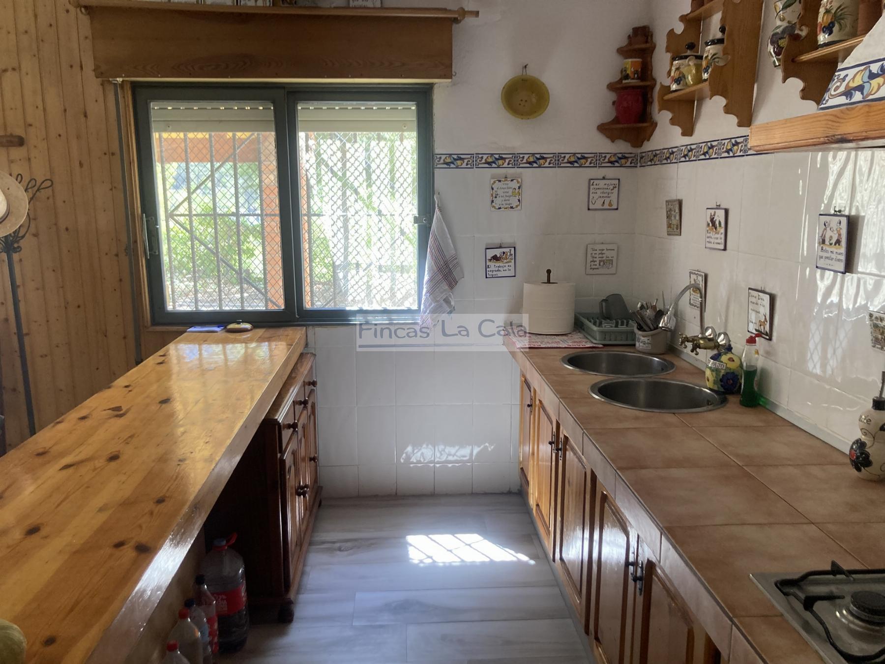For sale of house in Confrides