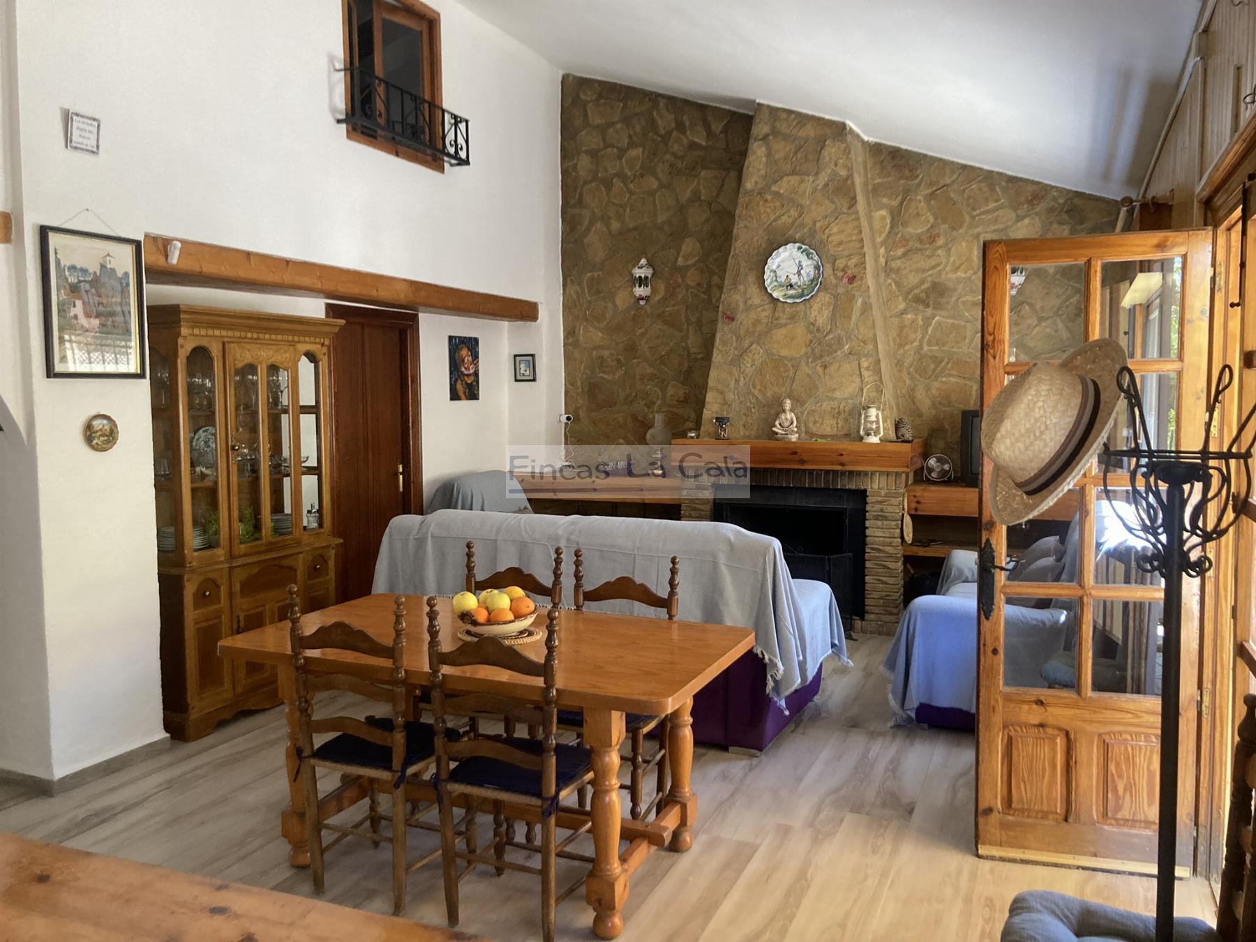 For sale of house in Confrides