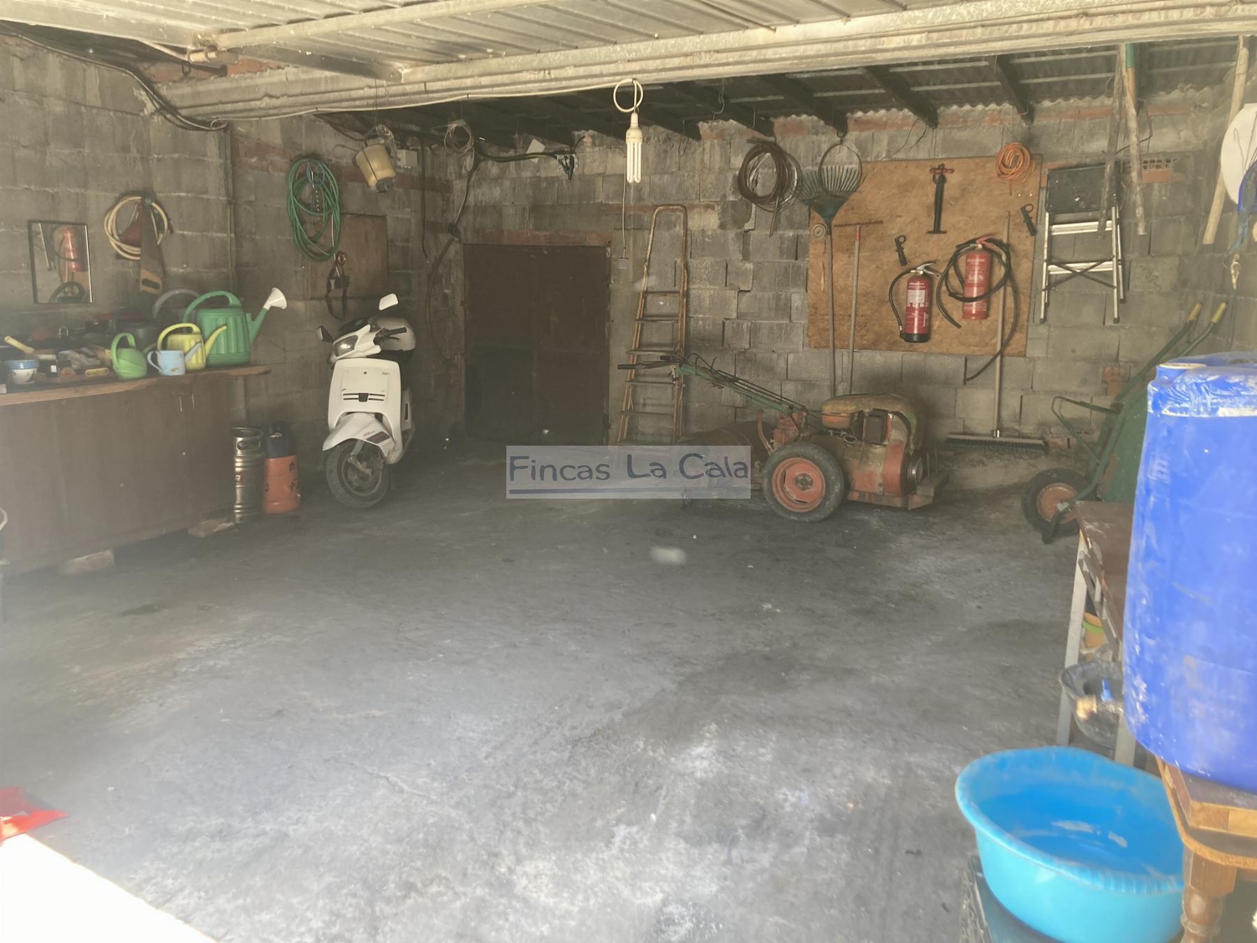 For sale of house in Confrides