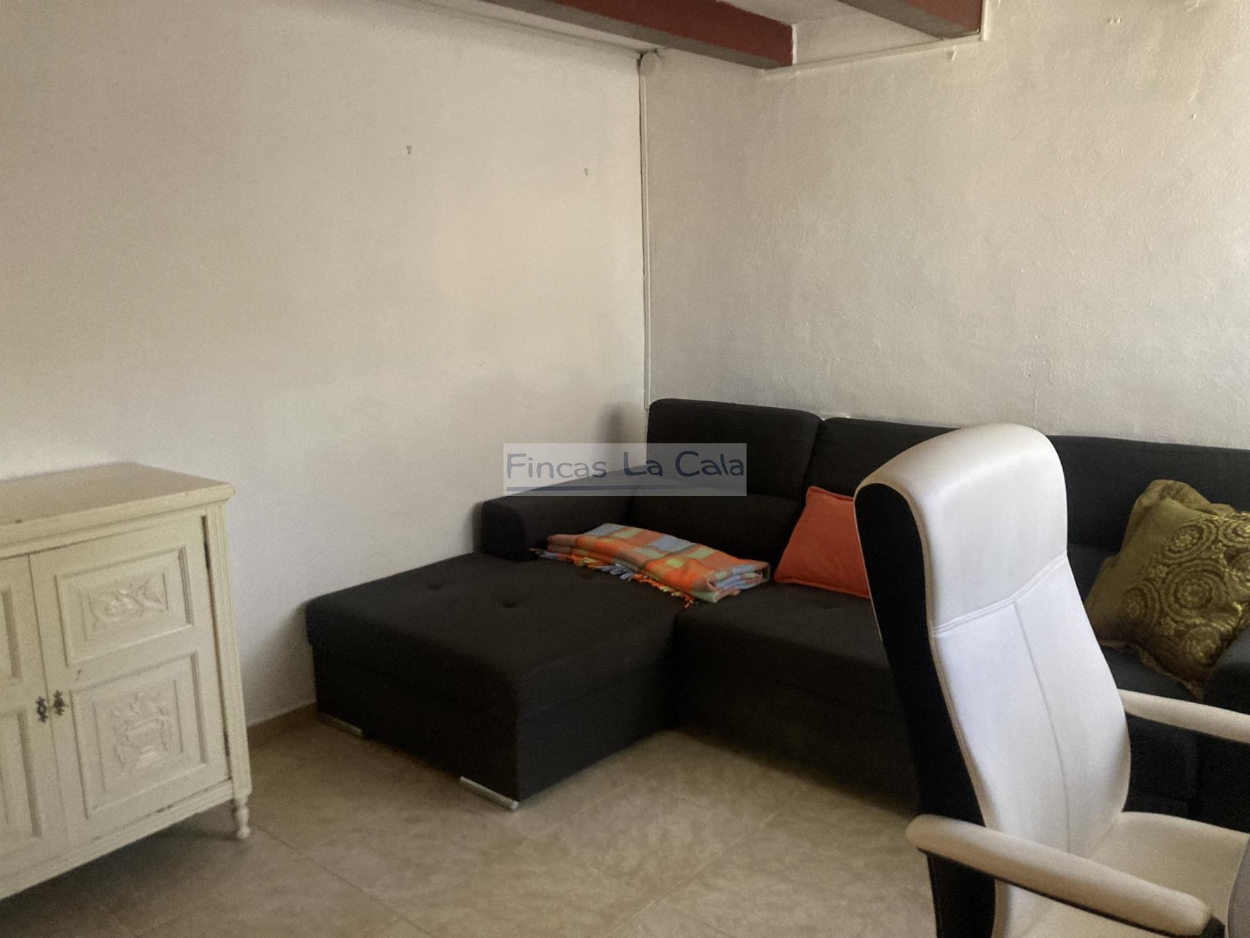 For sale of house in Confrides