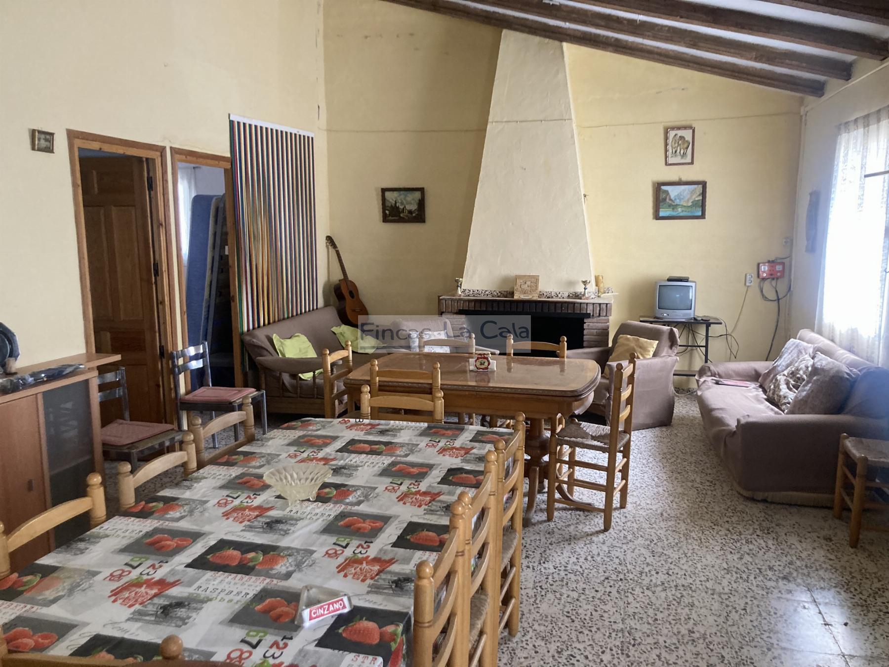 For sale of house in Confrides