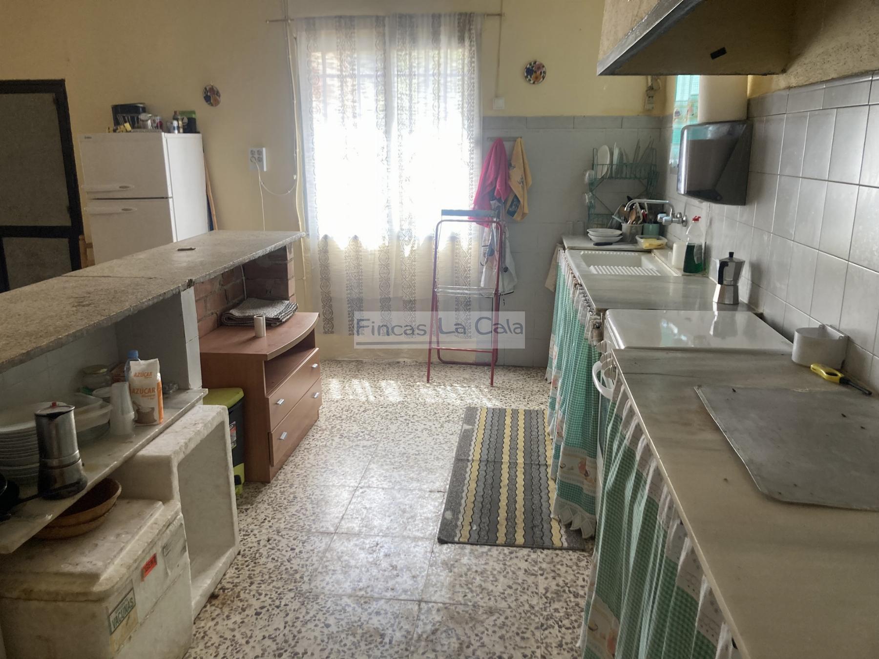 For sale of house in Confrides