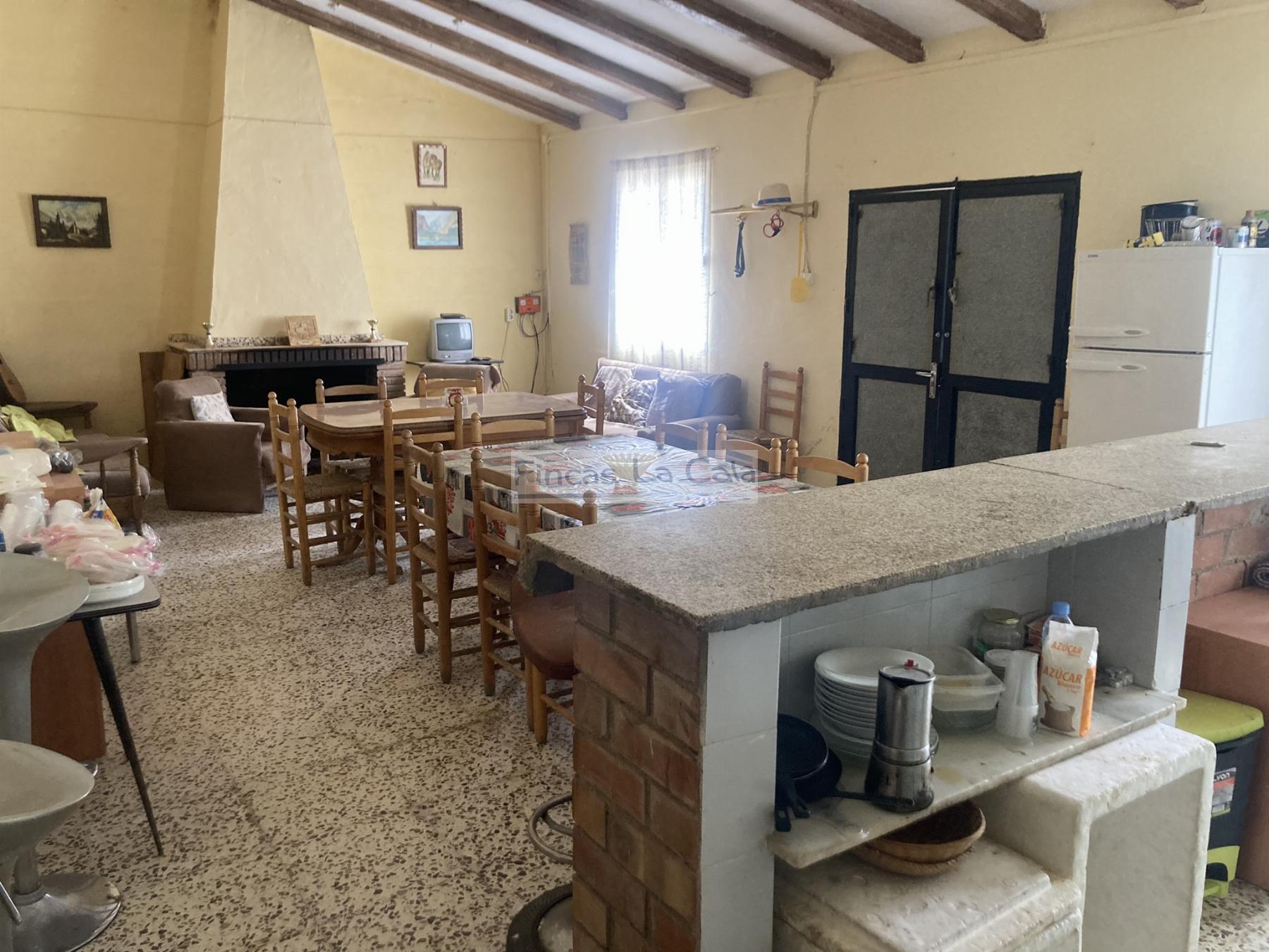 For sale of house in Confrides