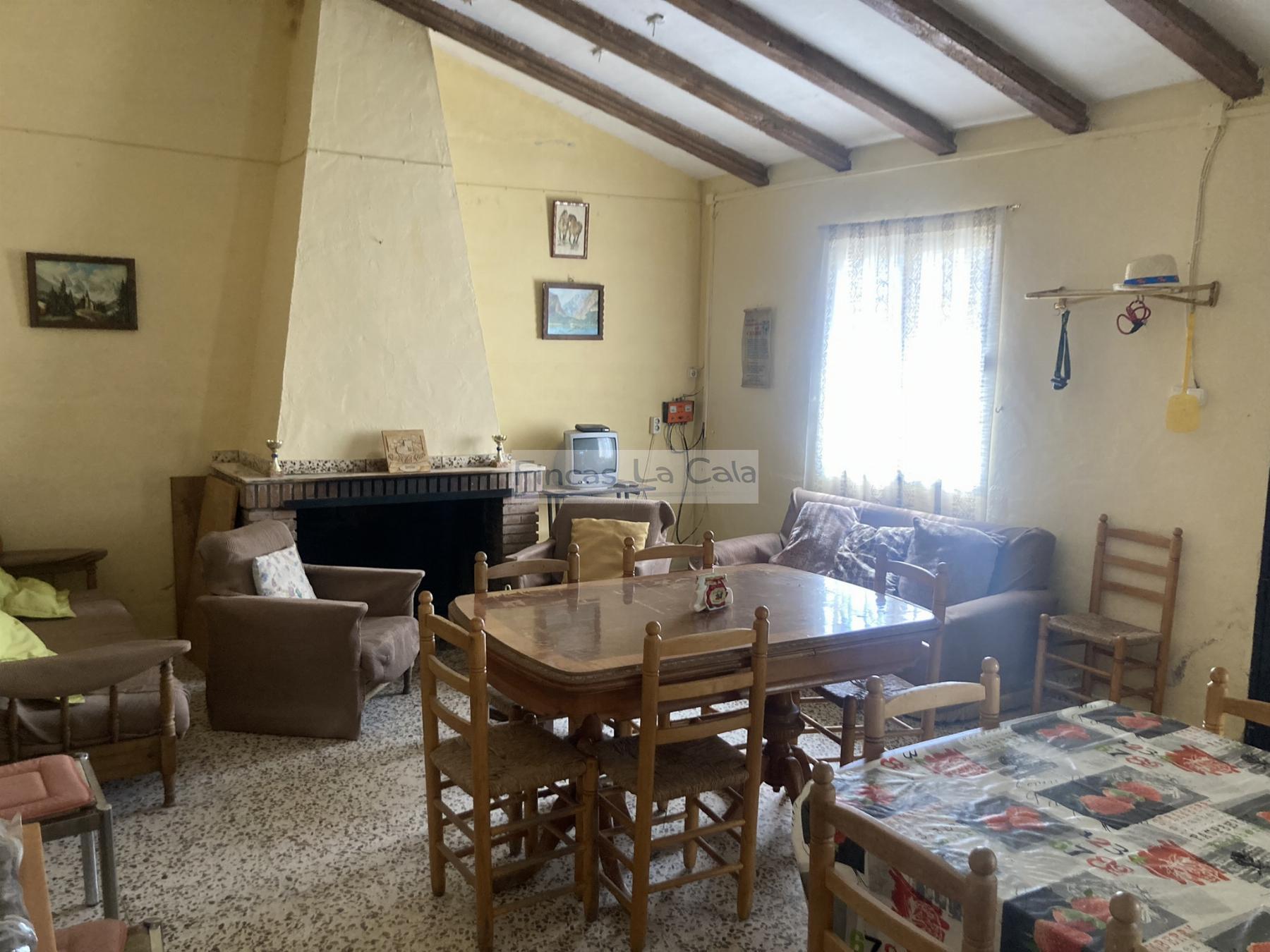 For sale of house in Confrides