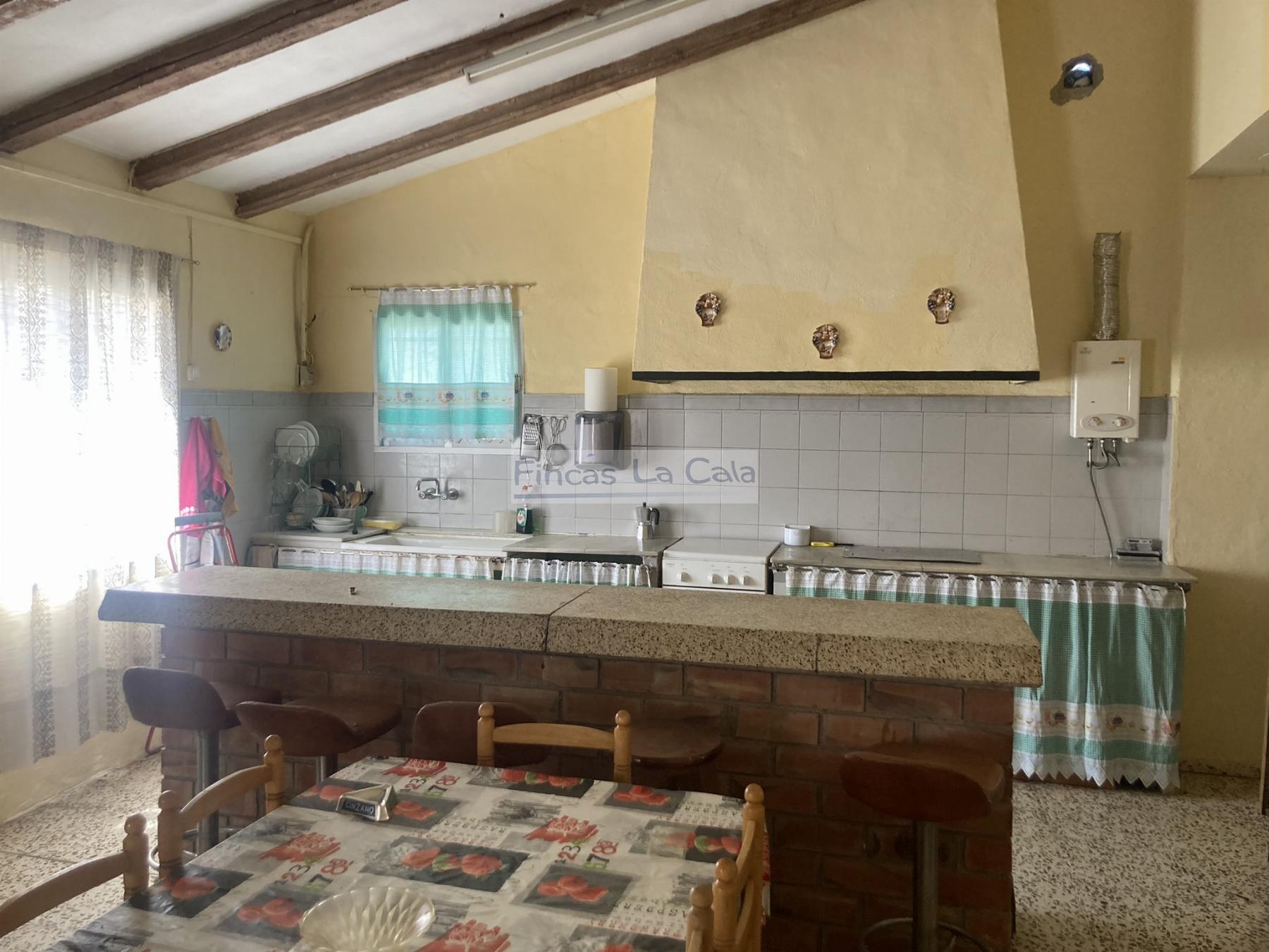 For sale of house in Confrides