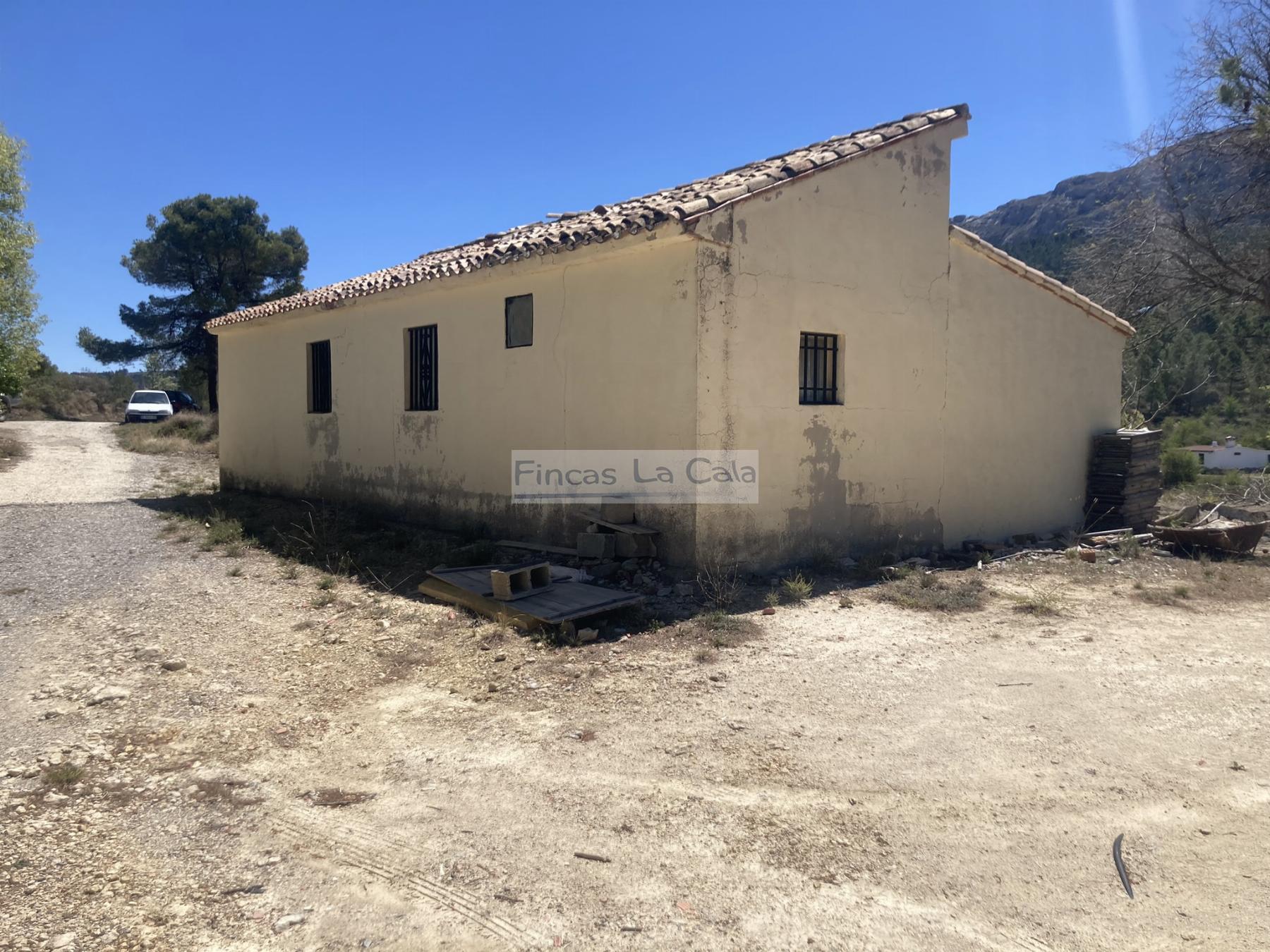 For sale of house in Confrides