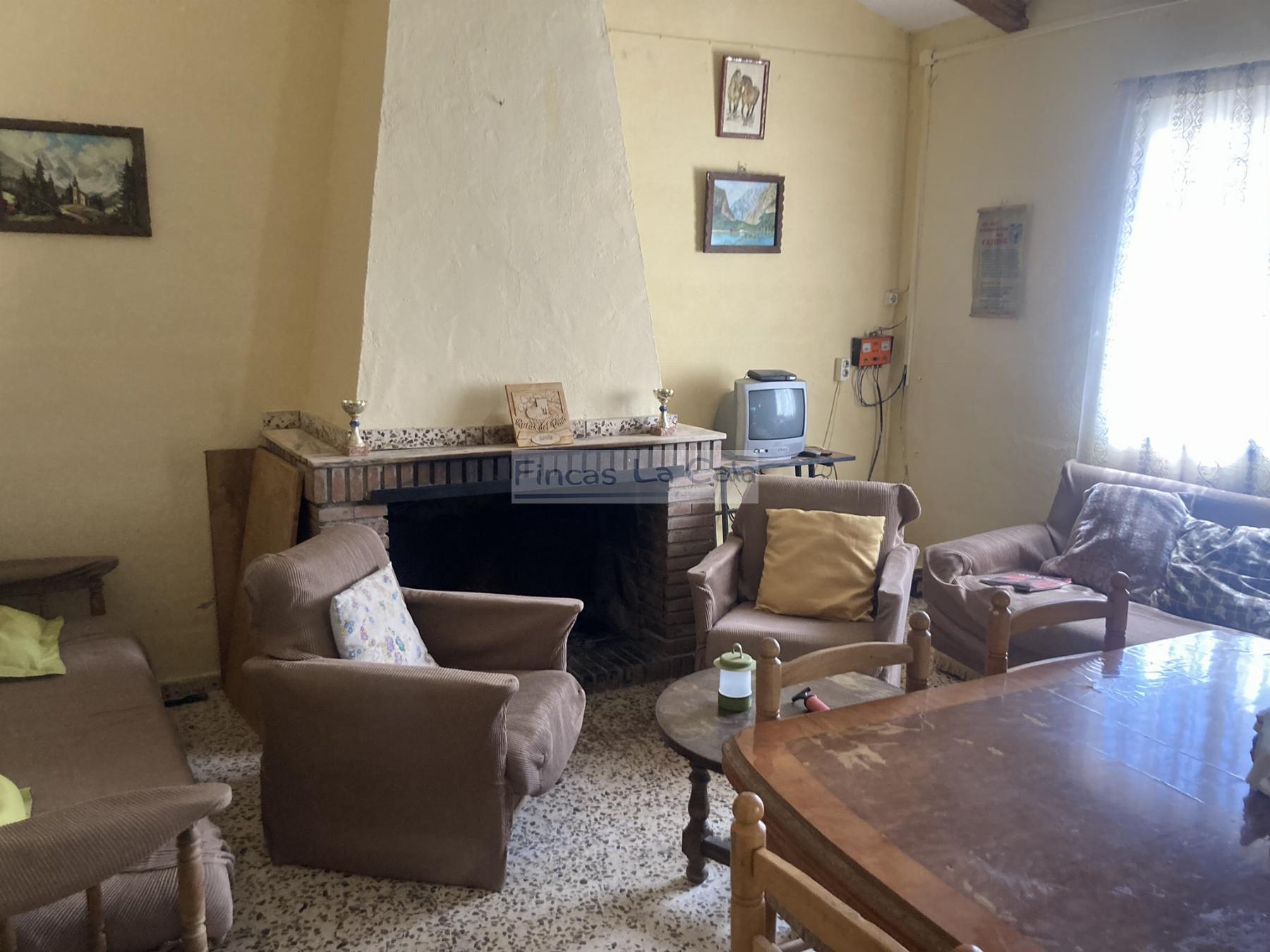 For sale of house in Confrides