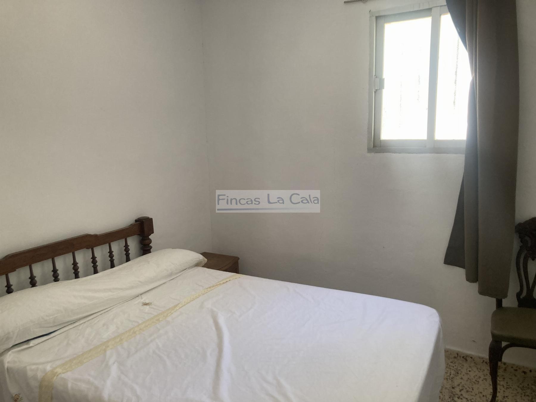 For sale of house in Confrides