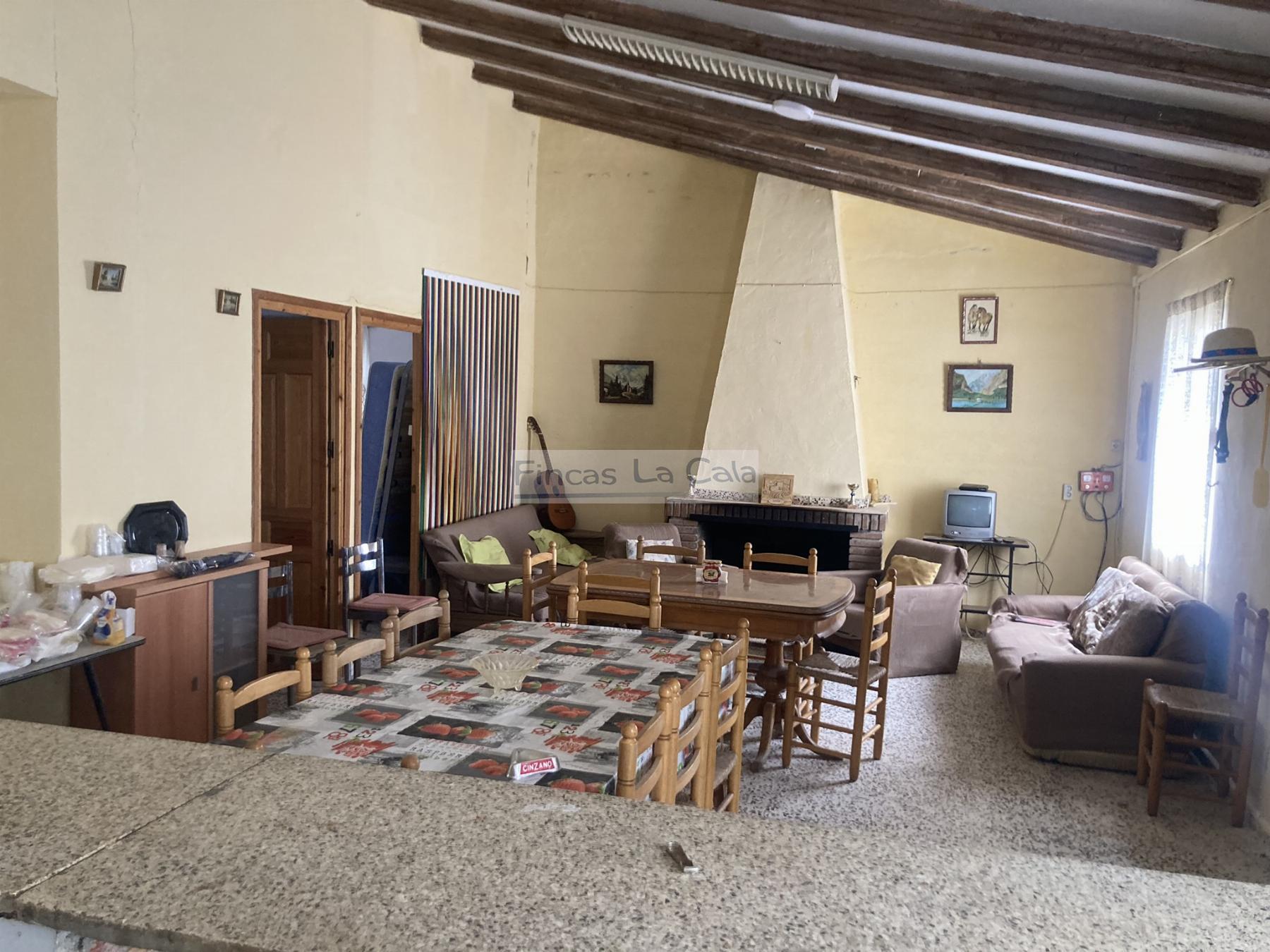 For sale of house in Confrides