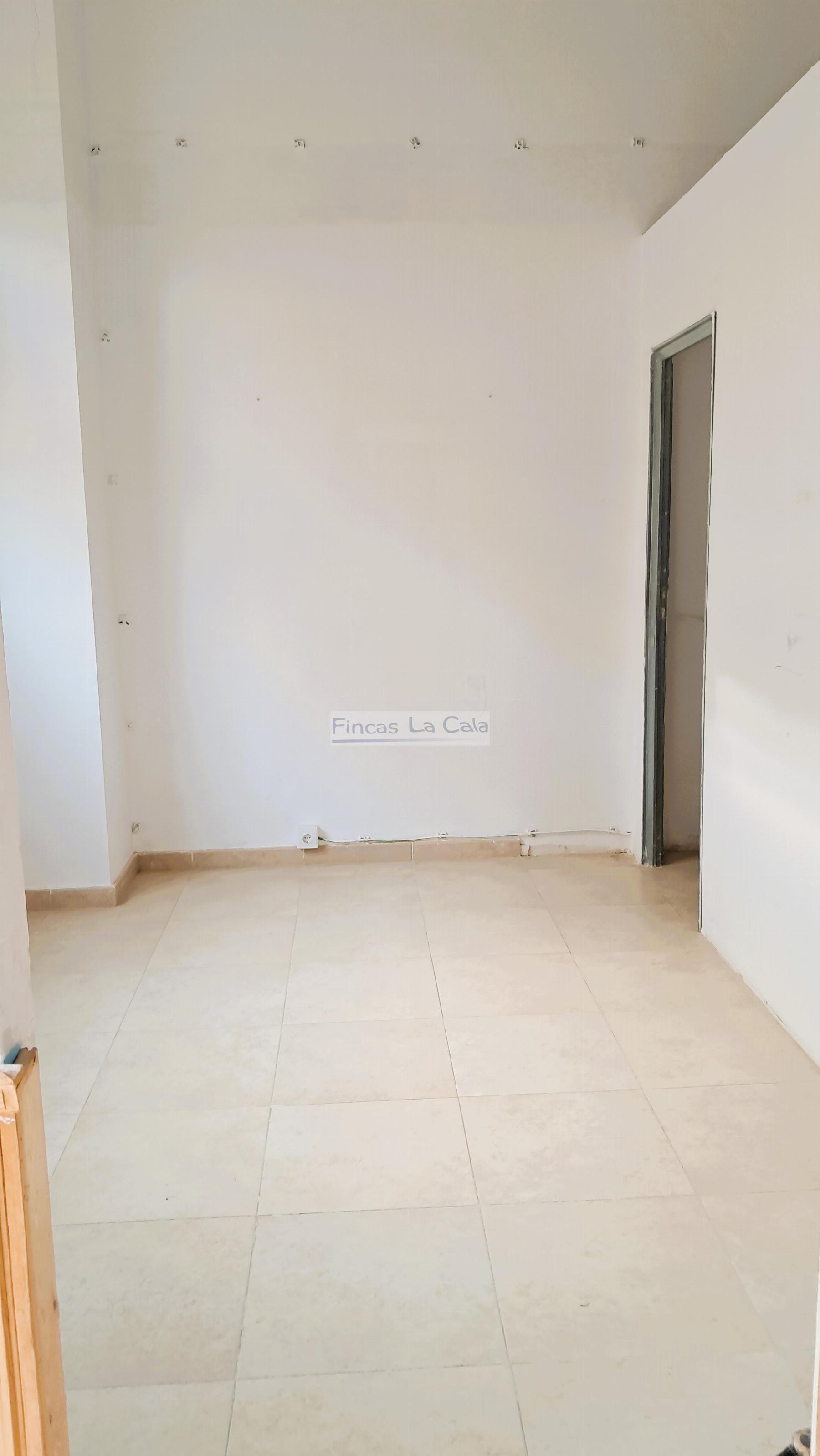 For rent of commercial in Villajoyosa