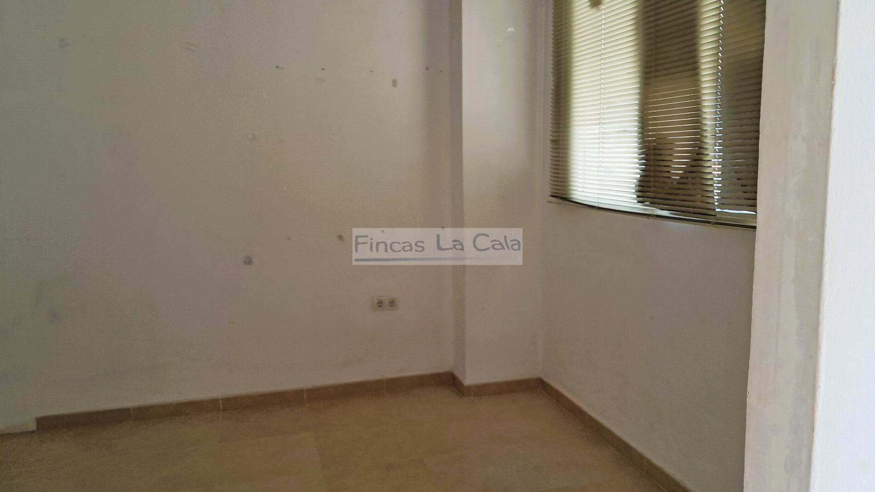 For rent of commercial in Villajoyosa