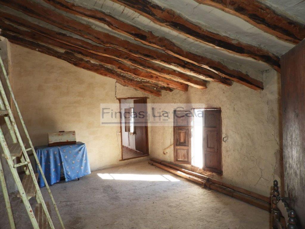 For sale of rural property in Relleu