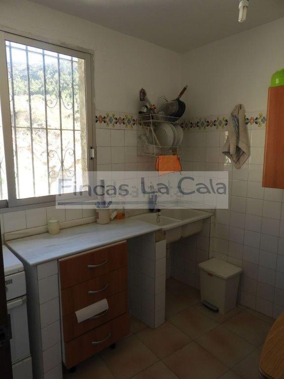 For sale of rural property in Relleu