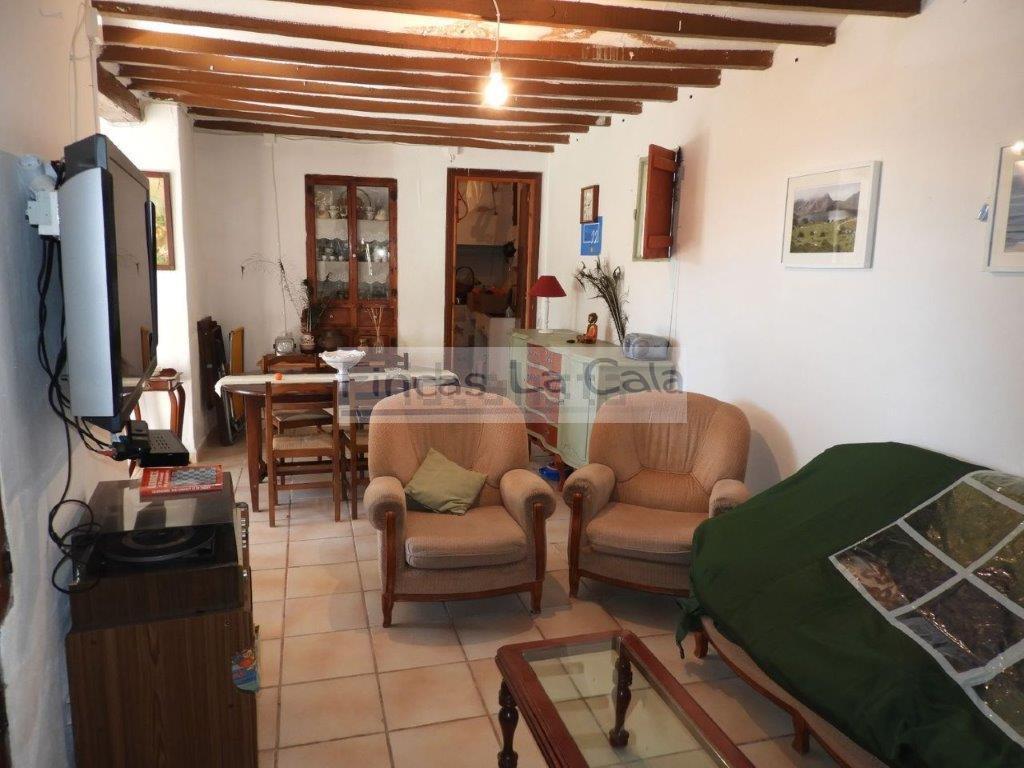 For sale of rural property in Relleu