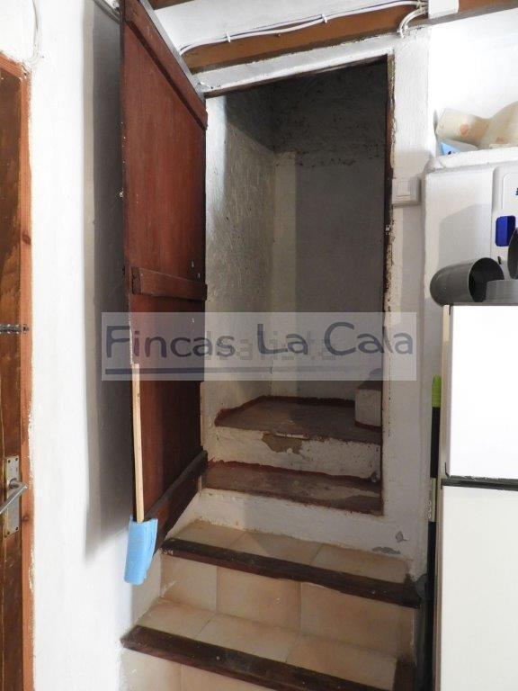 For sale of rural property in Relleu
