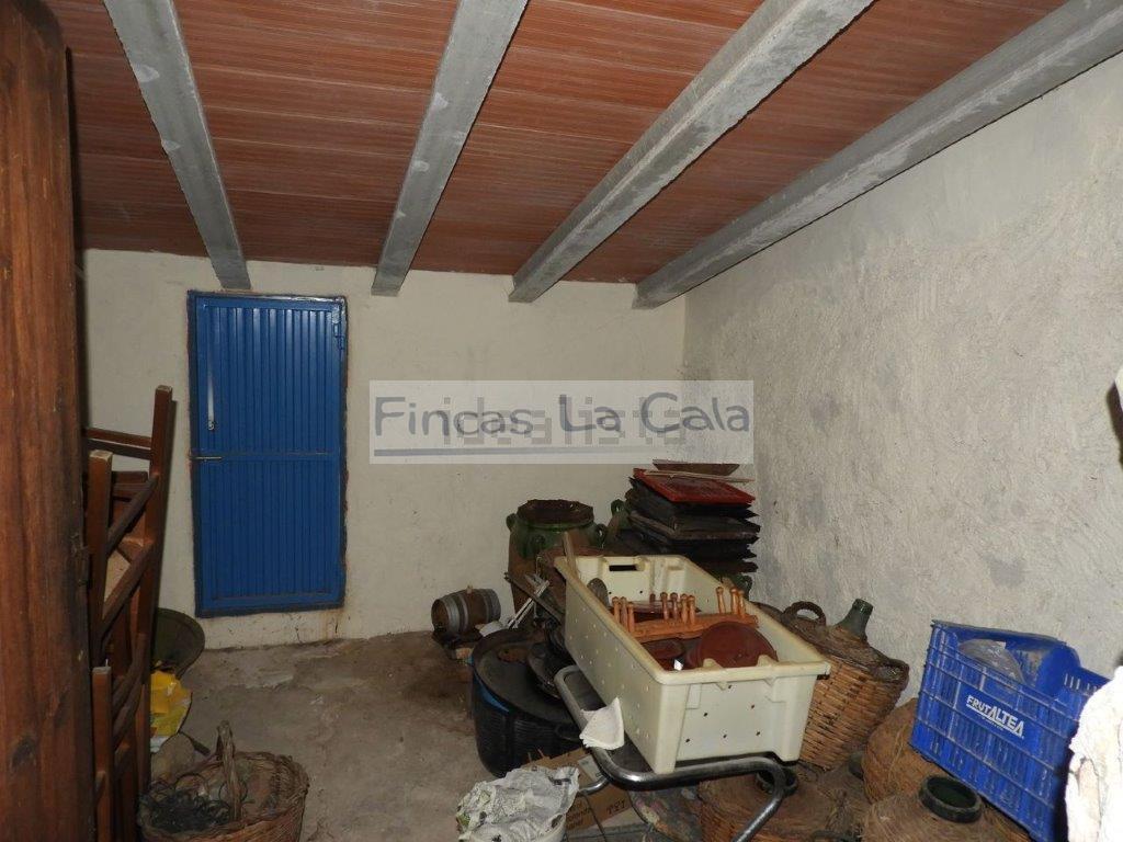 For sale of rural property in Relleu