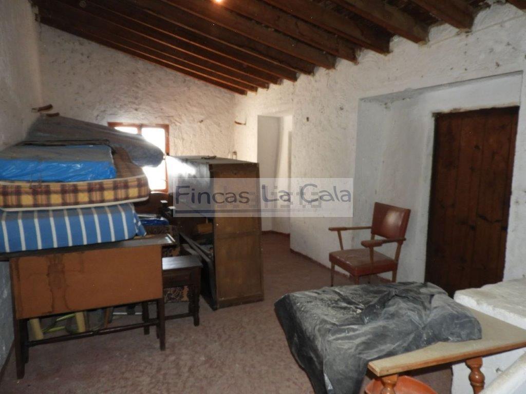 For sale of rural property in Relleu