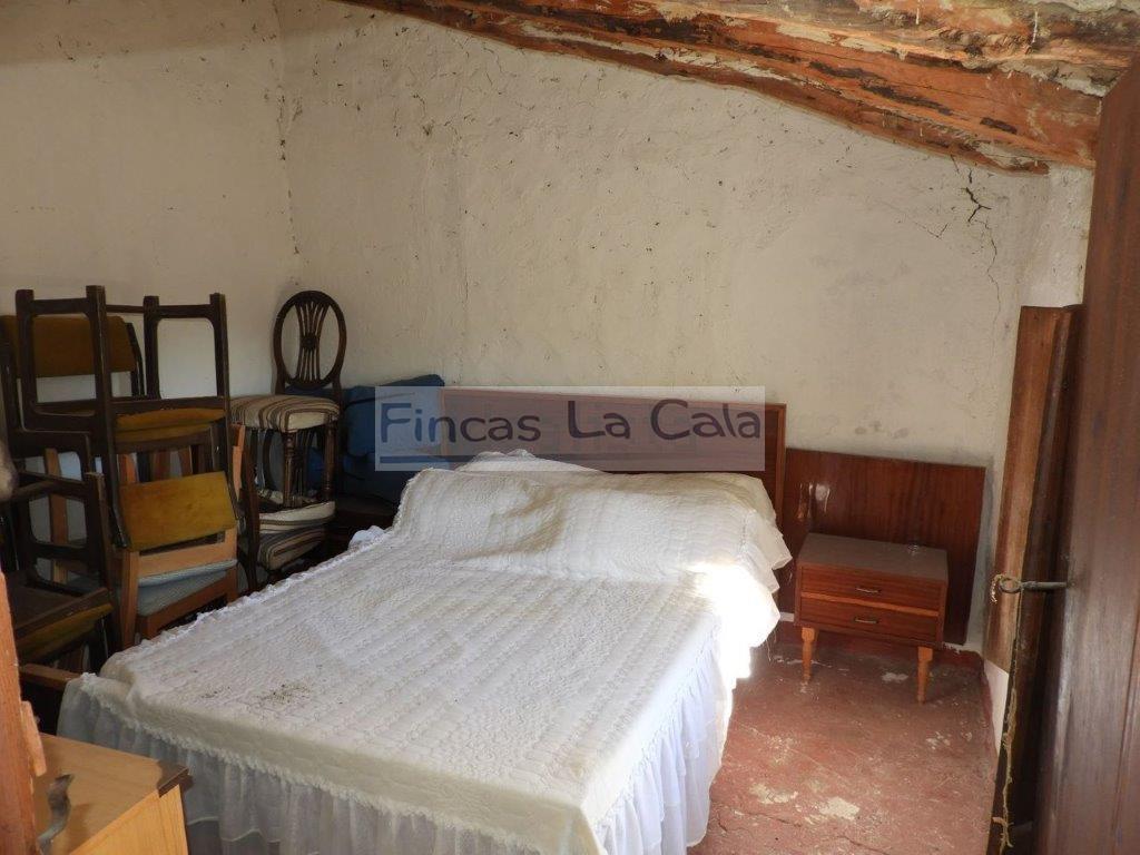 For sale of rural property in Relleu