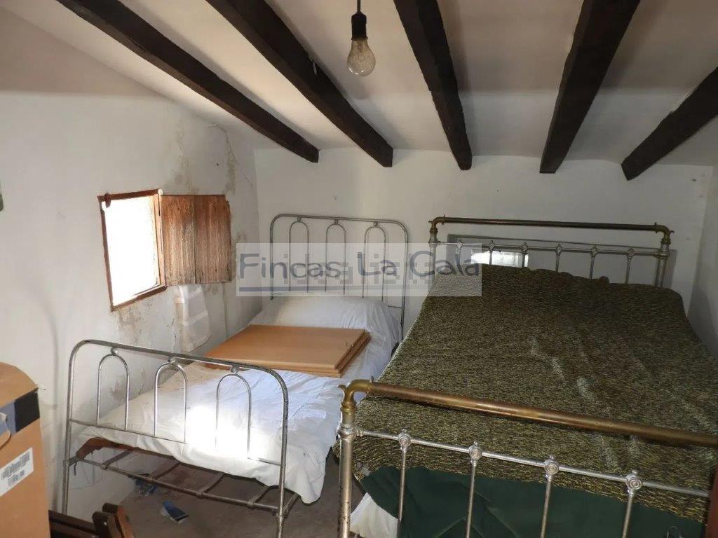For sale of rural property in Relleu