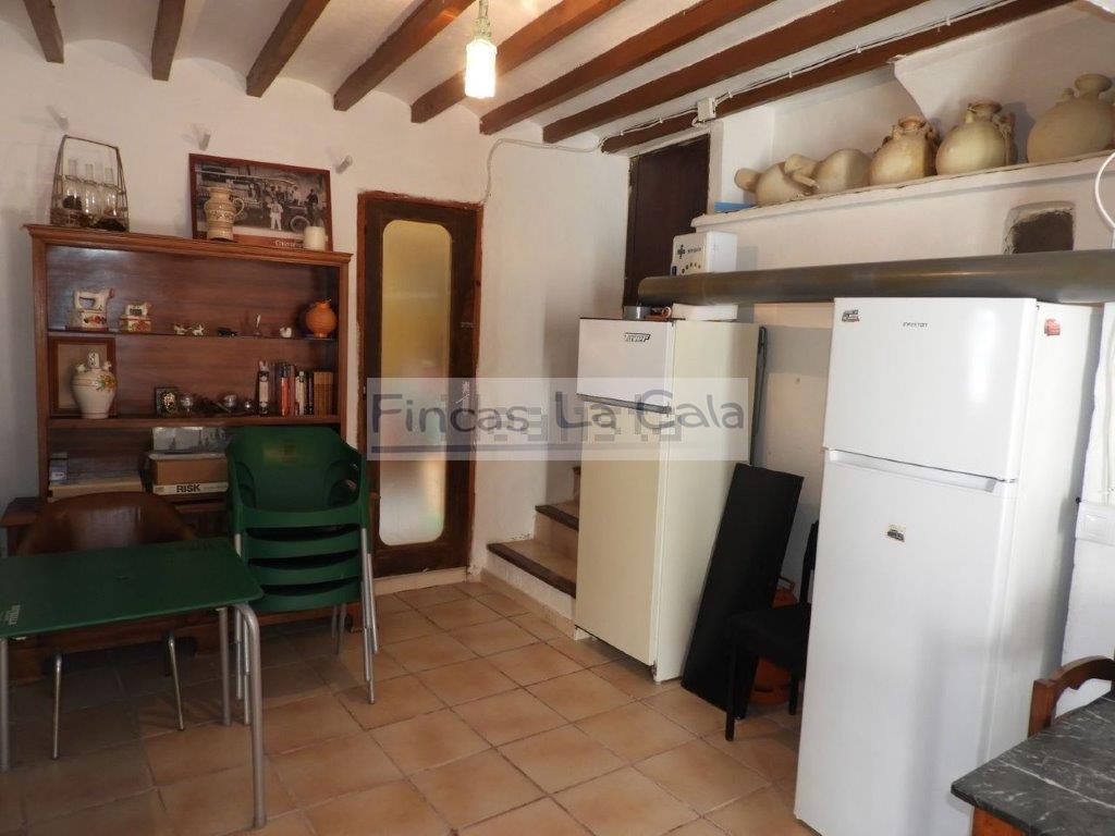 For sale of rural property in Relleu