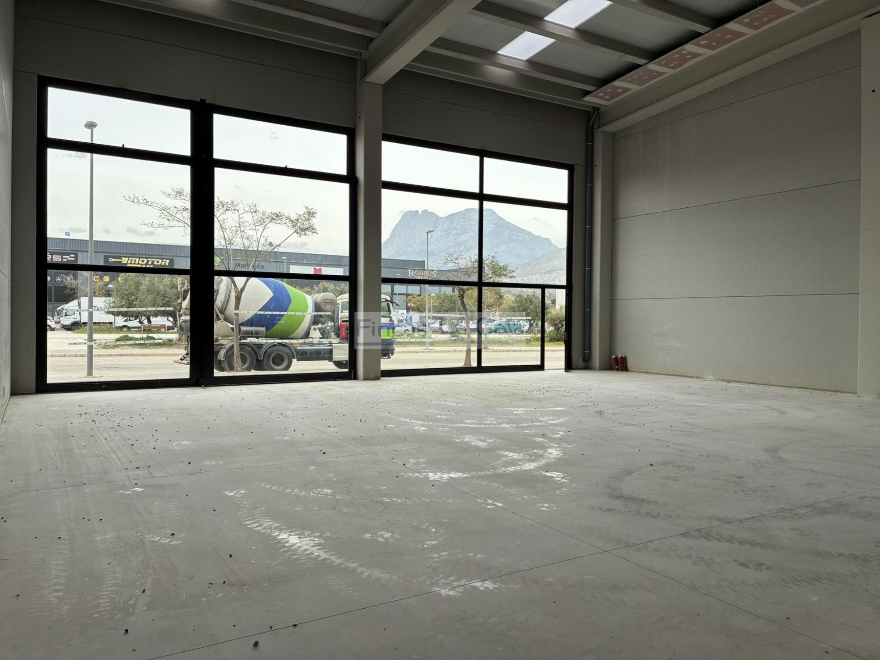 Alquiler de nave en Villajoyosa