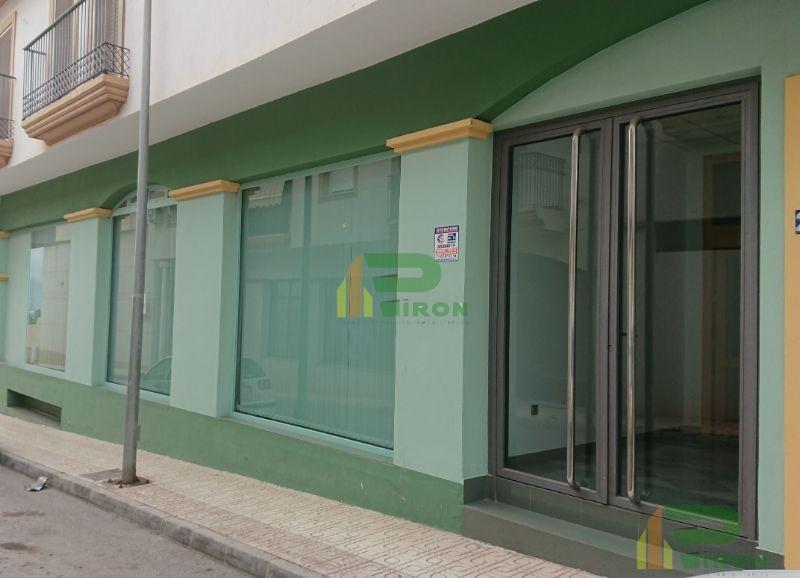 For rent of commercial in Lorca