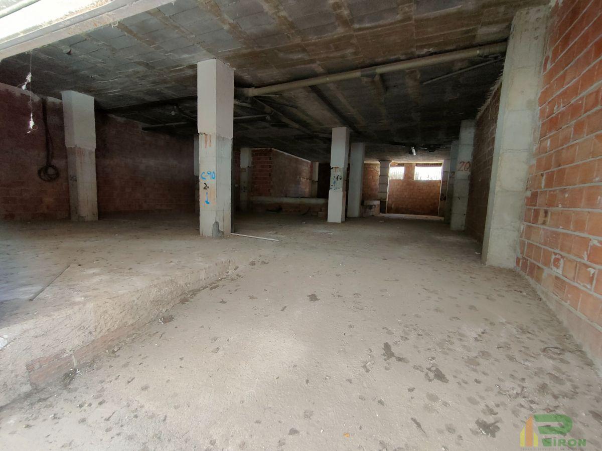 For rent of commercial in Lorca