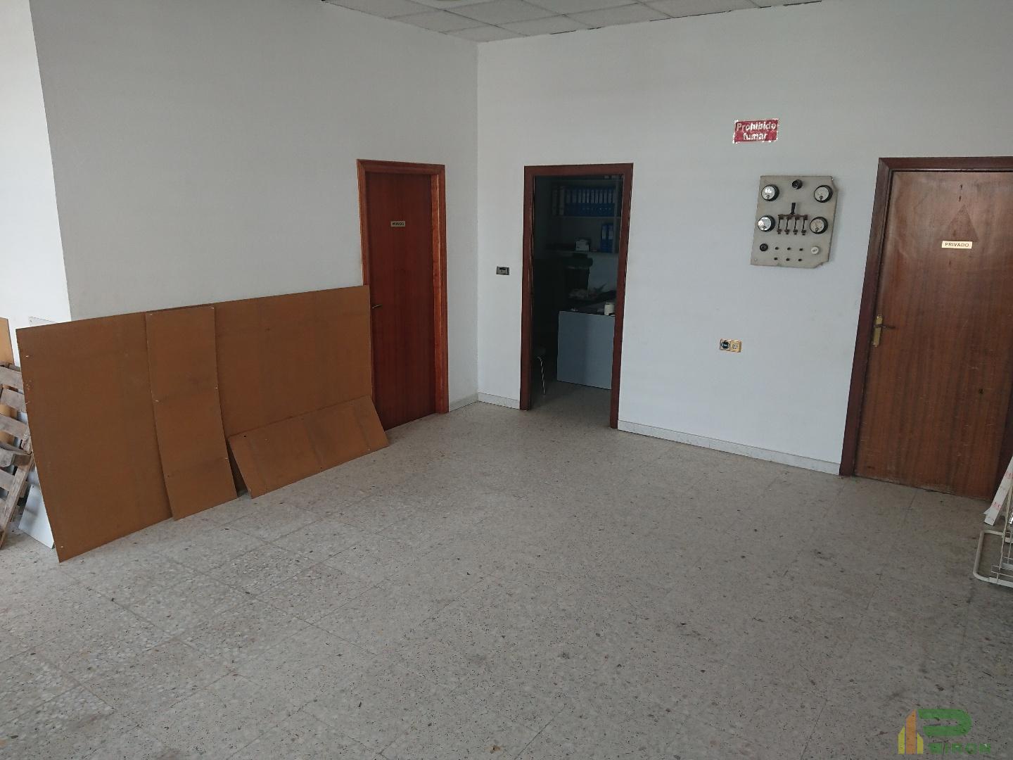 Venta de local comercial en La Hoya de Lorca