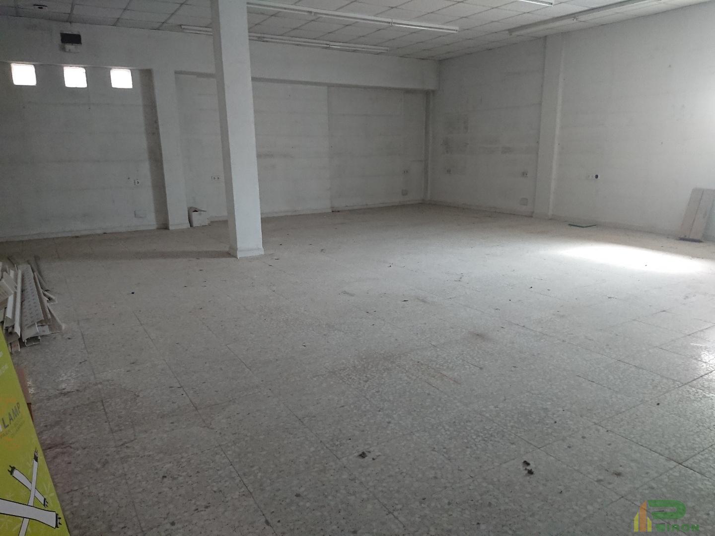 Venta de local comercial en La Hoya de Lorca