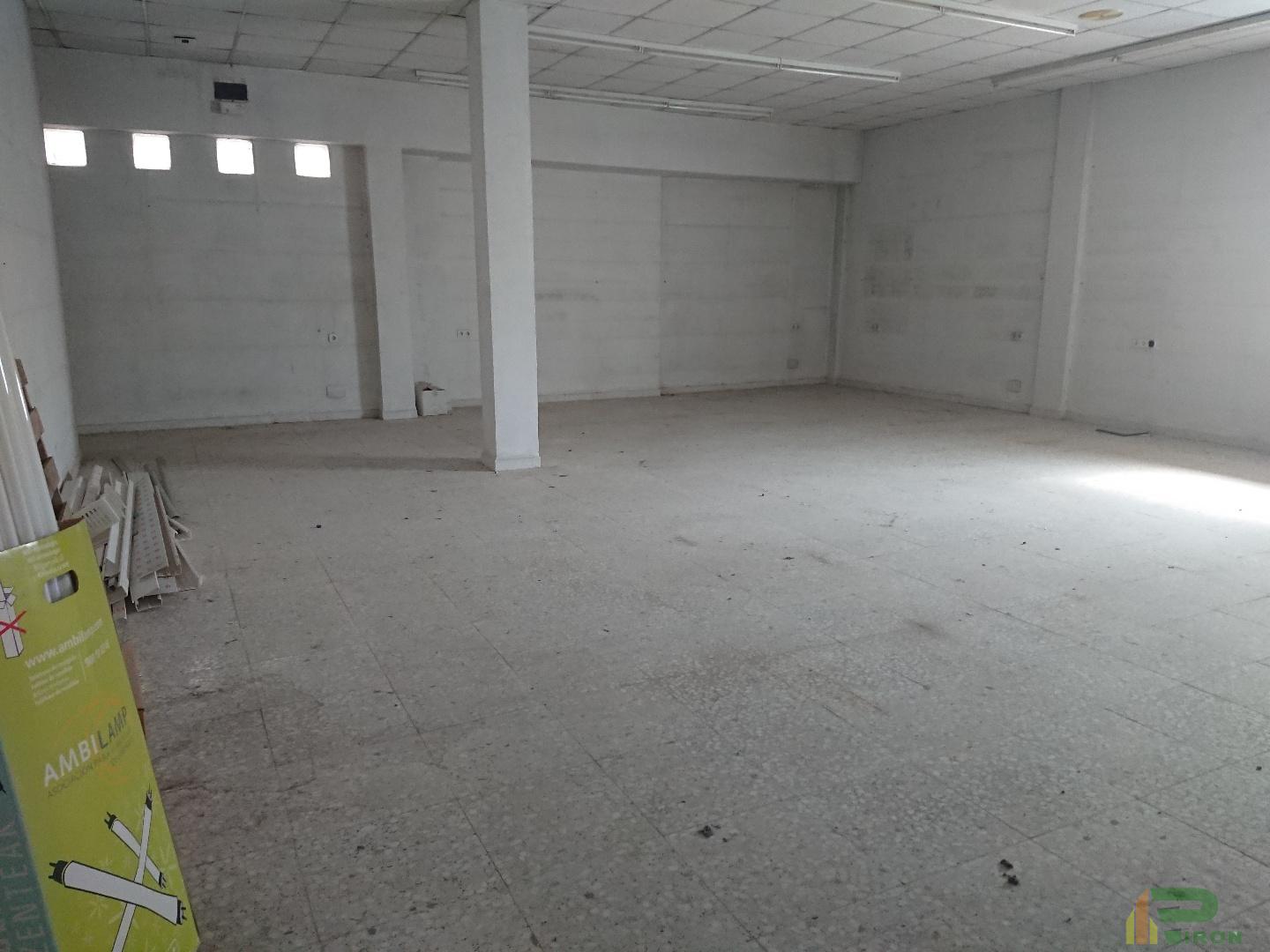 Venta de local comercial en La Hoya de Lorca