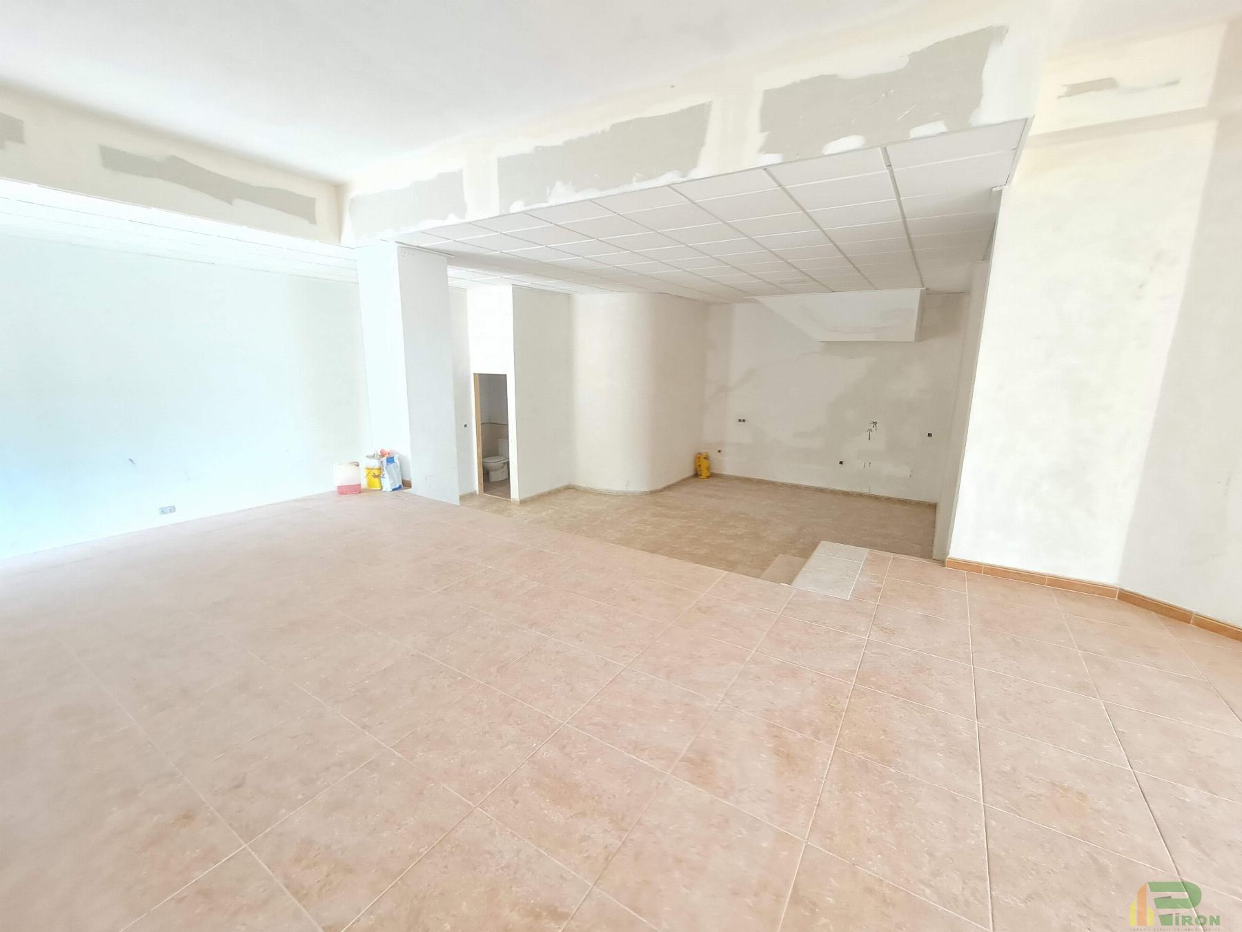 Venta de local comercial en Lorca