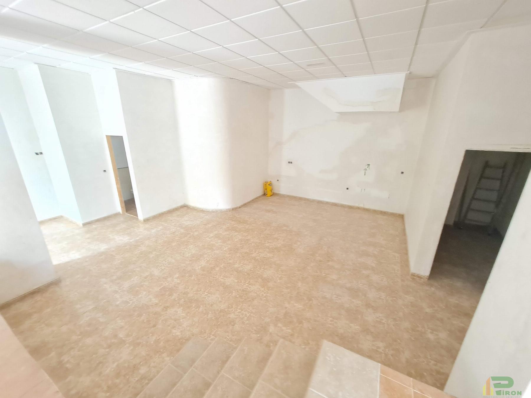 Venta de local comercial en Lorca