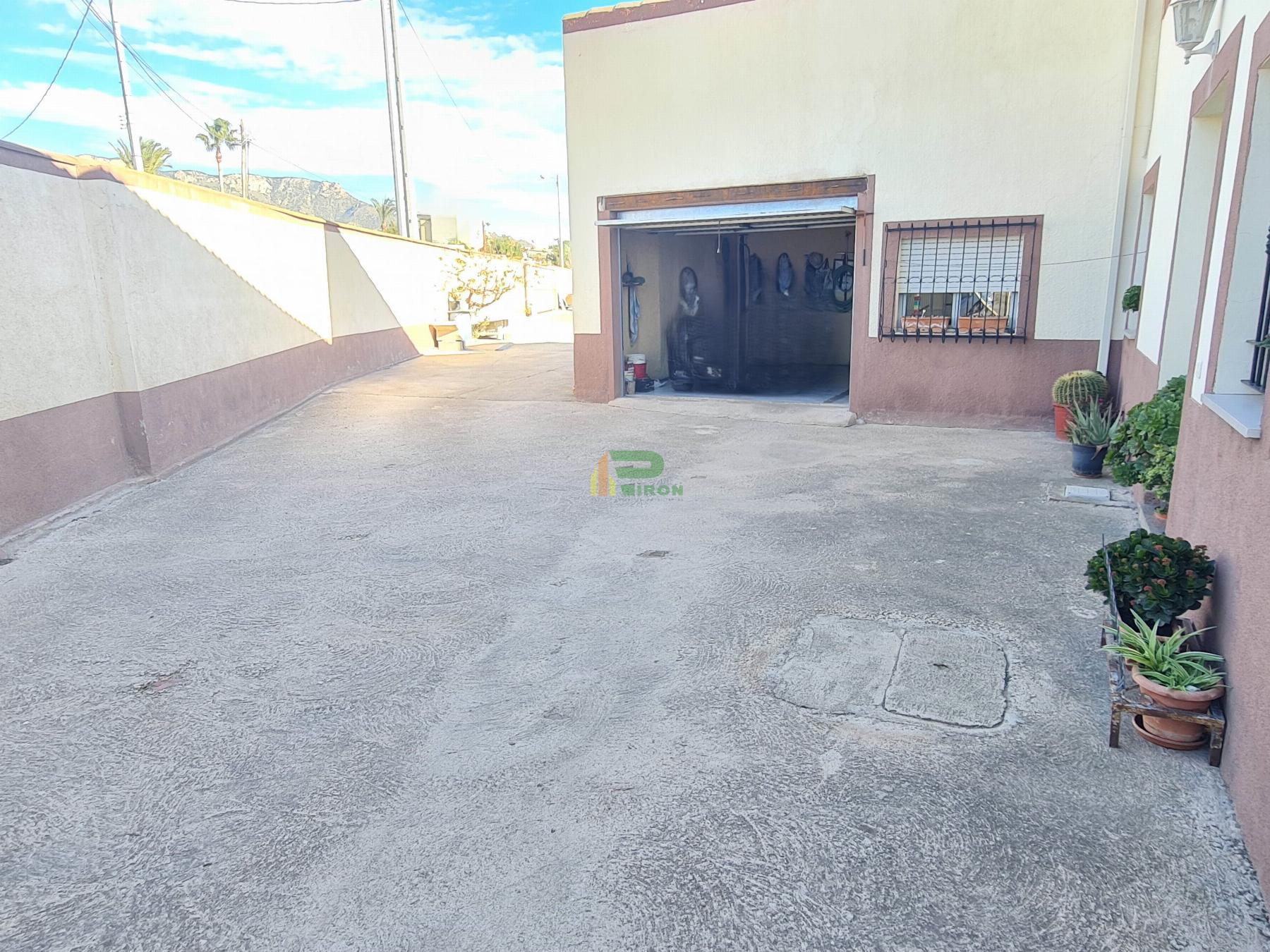 Garage