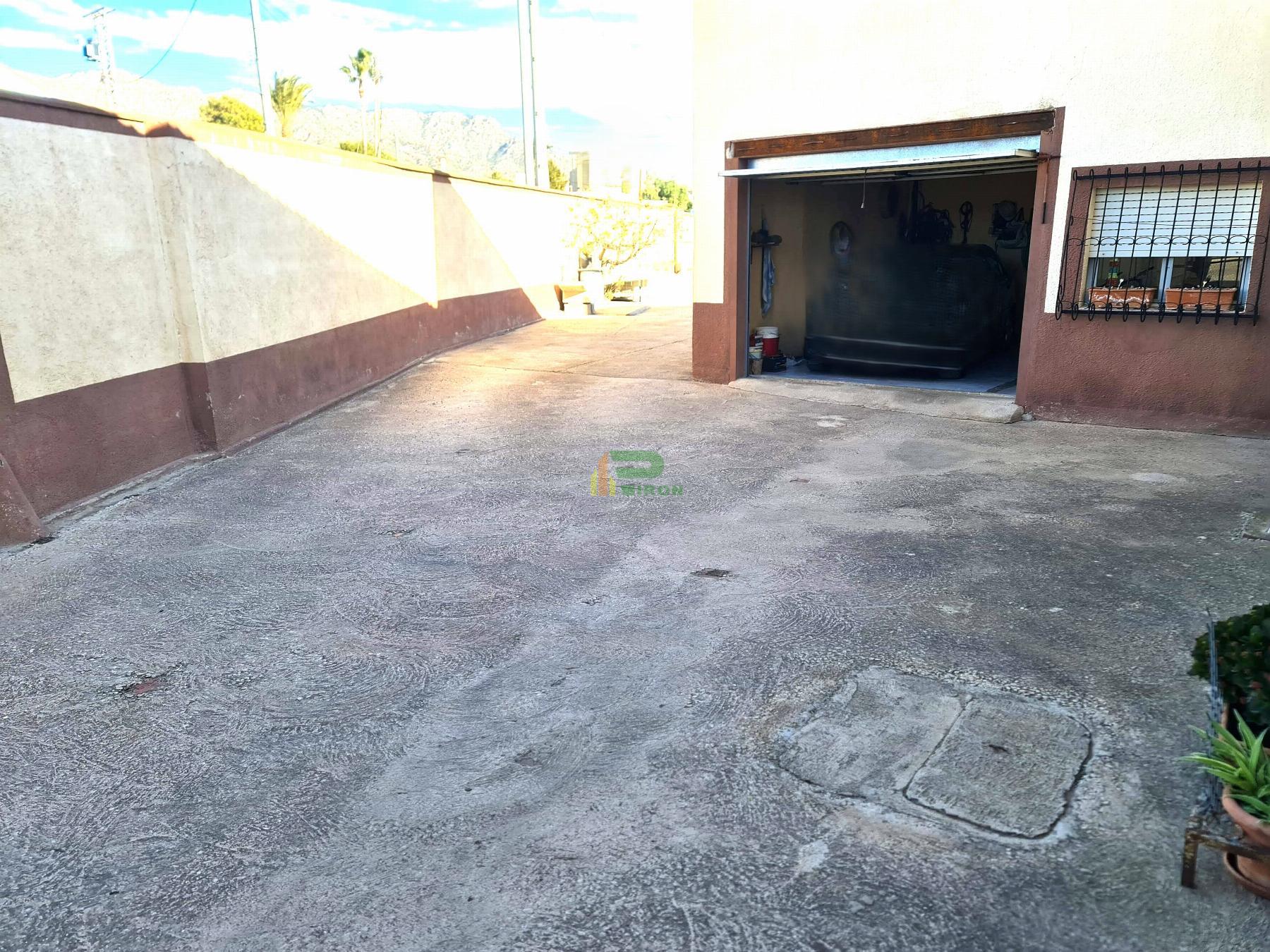 Garage