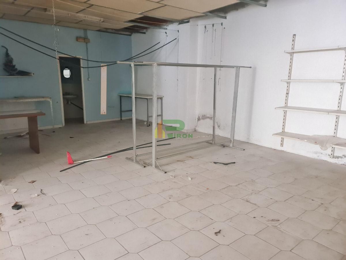 Venta de local en Lorca