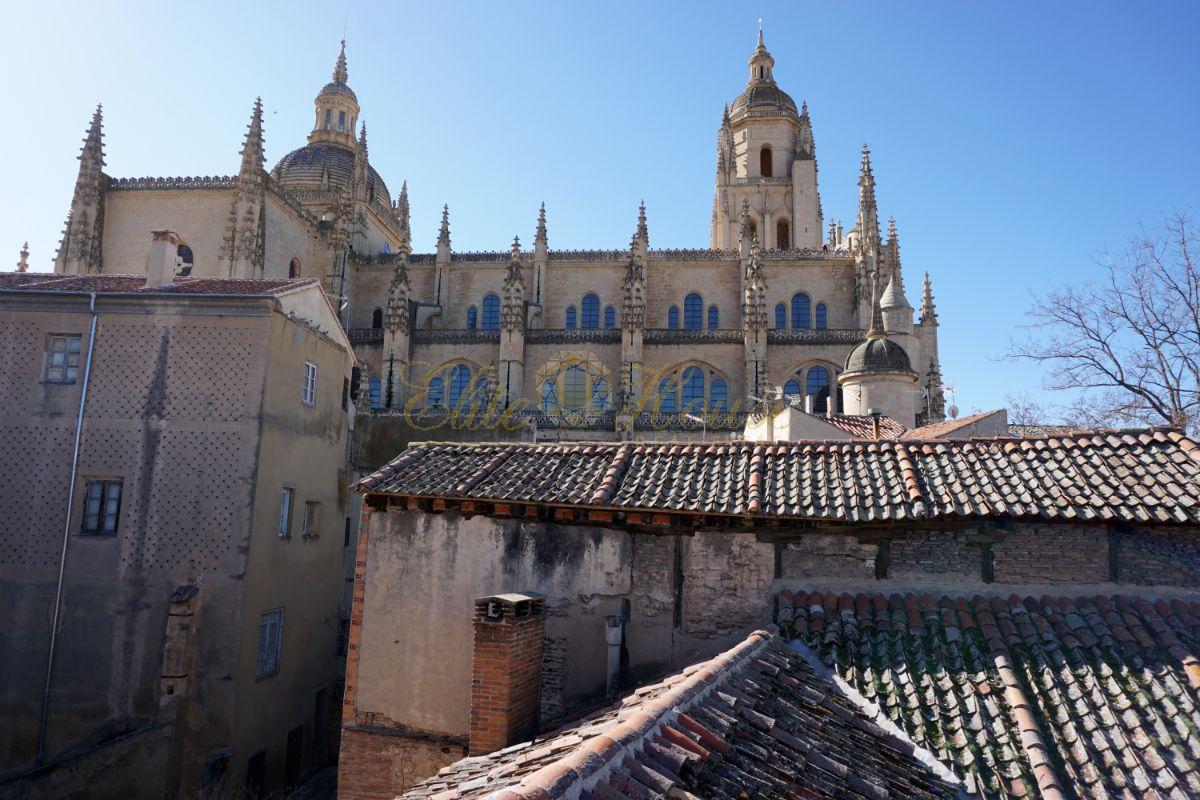 Venta de edificio en Segovia