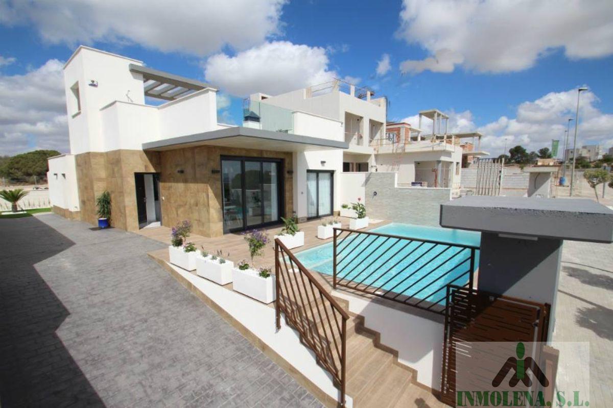 For sale of new build in La Manga del Mar Menor