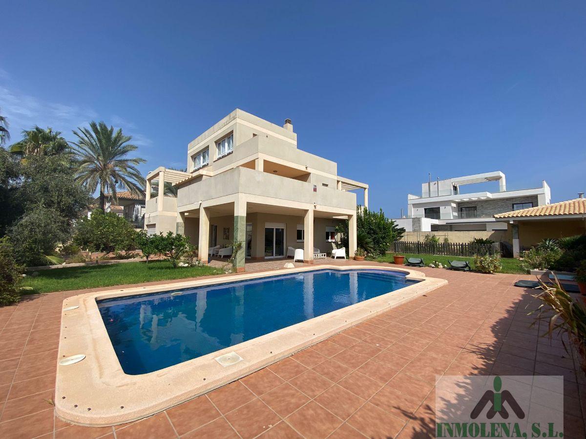 For sale of chalet in La Manga del Mar Menor