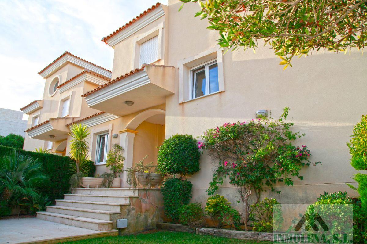 For sale of chalet in La Manga del Mar Menor