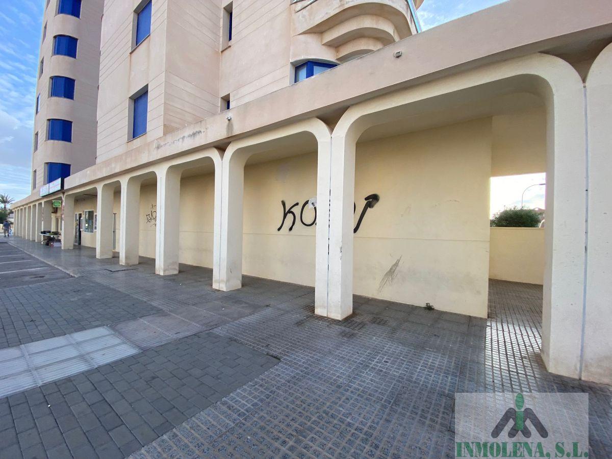 Venta de local comercial en La Manga del Mar Menor