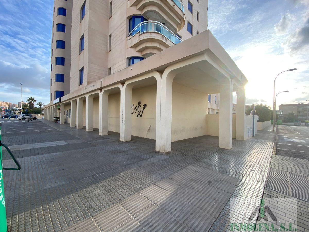 Venta de local comercial en La Manga del Mar Menor