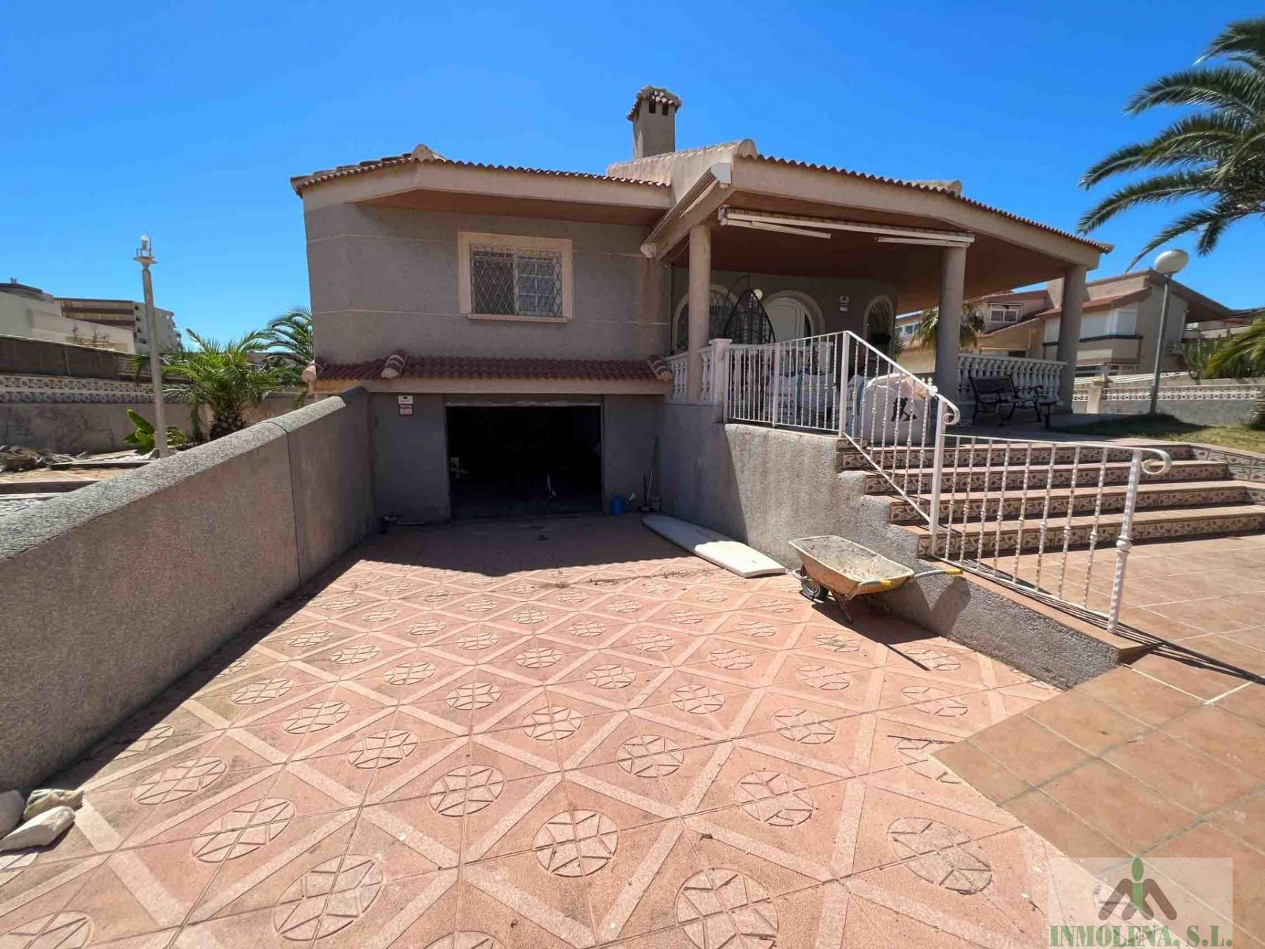 For sale of house in La Manga del Mar Menor