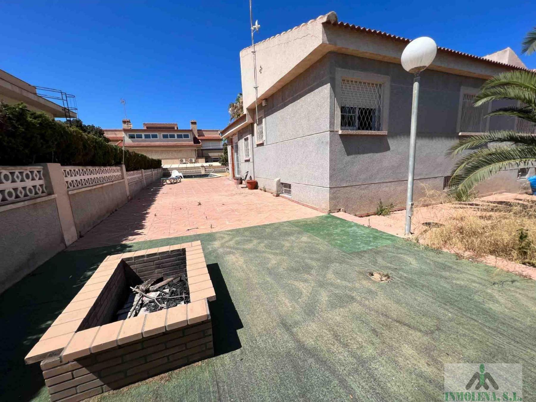 For sale of house in La Manga del Mar Menor